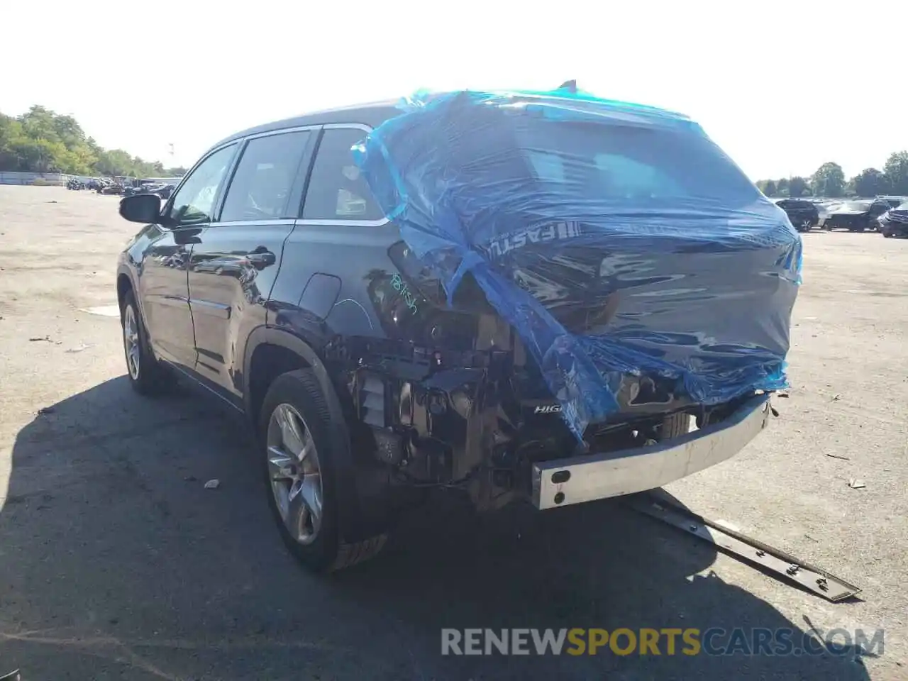 3 Photograph of a damaged car 5TDDZRFH8KS977363 TOYOTA HIGHLANDER 2019