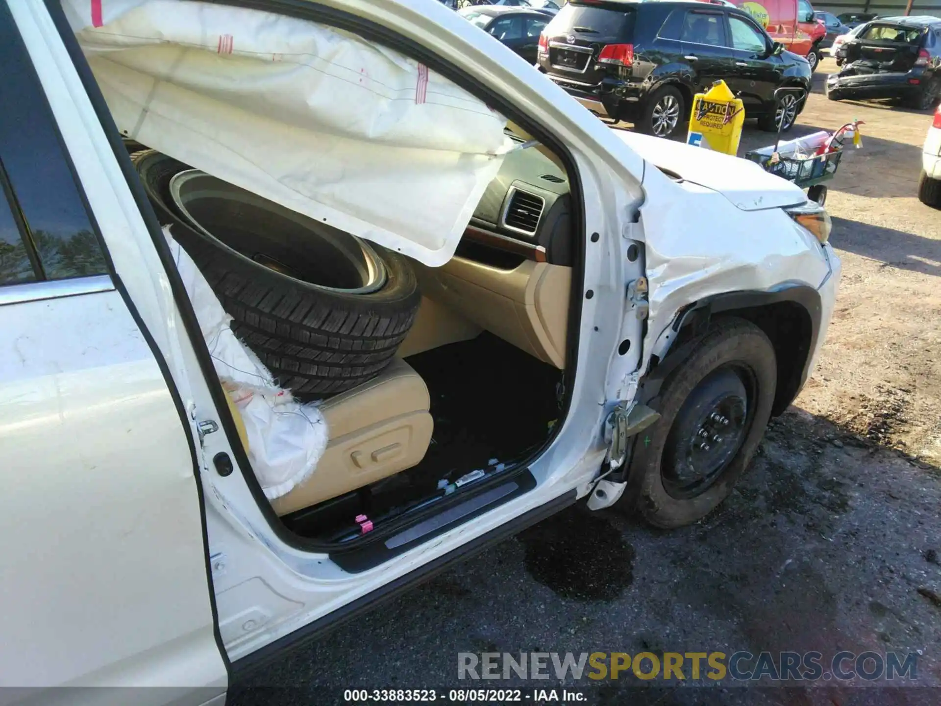 6 Photograph of a damaged car 5TDDZRFH8KS982398 TOYOTA HIGHLANDER 2019