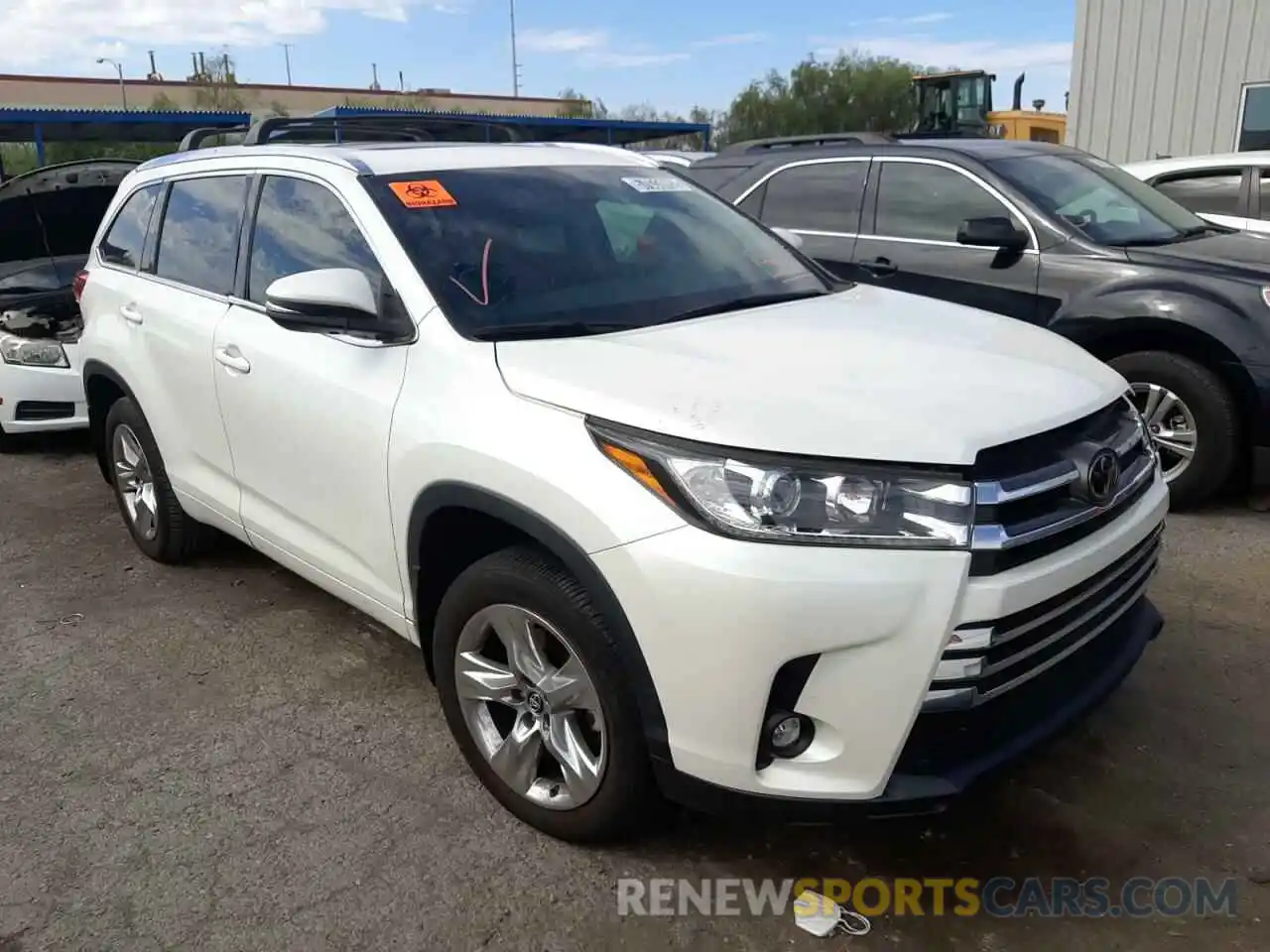 1 Photograph of a damaged car 5TDDZRFH8KS983938 TOYOTA HIGHLANDER 2019