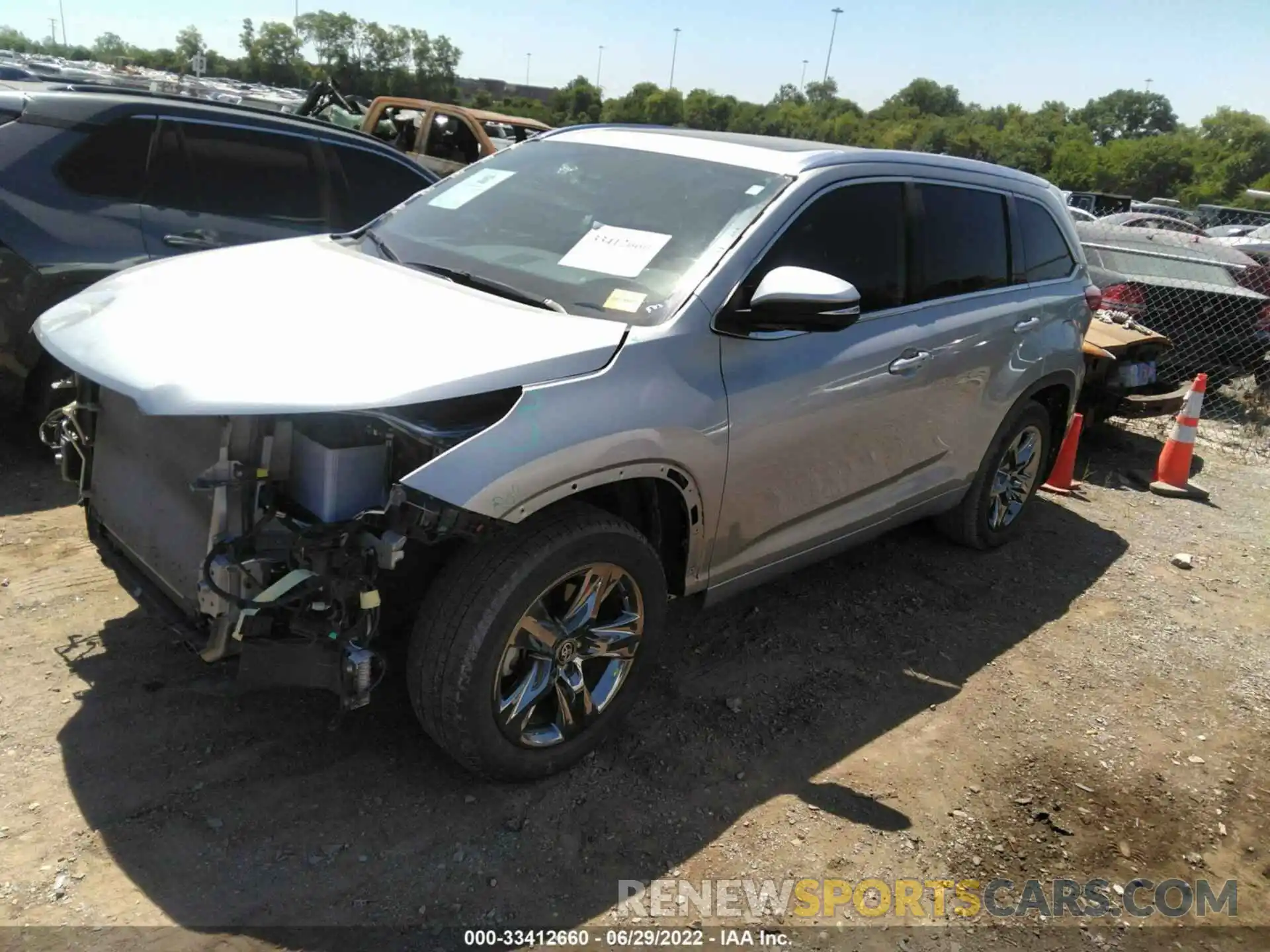 2 Photograph of a damaged car 5TDDZRFH8KS985415 TOYOTA HIGHLANDER 2019