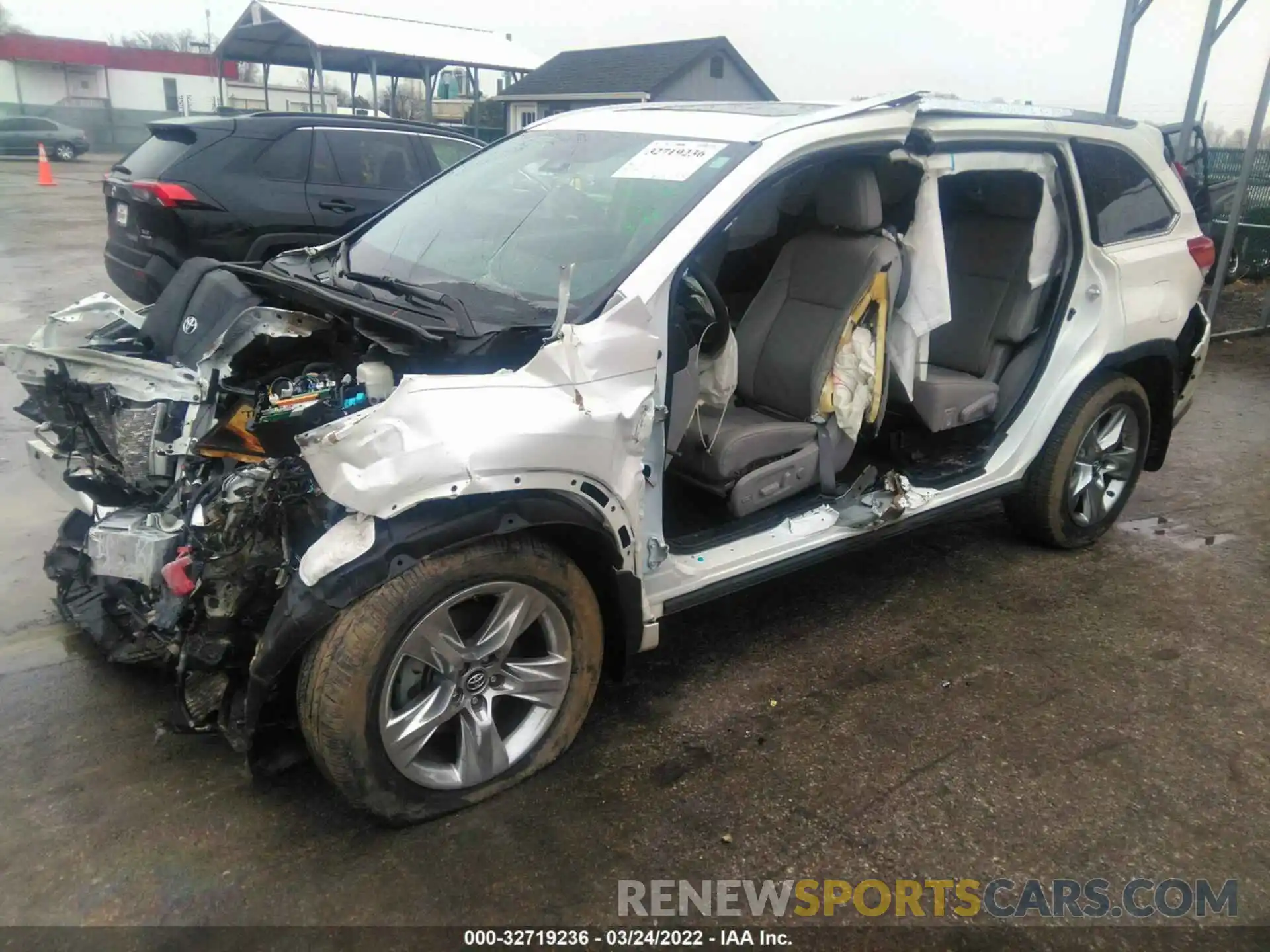 2 Photograph of a damaged car 5TDDZRFH8KS995779 TOYOTA HIGHLANDER 2019