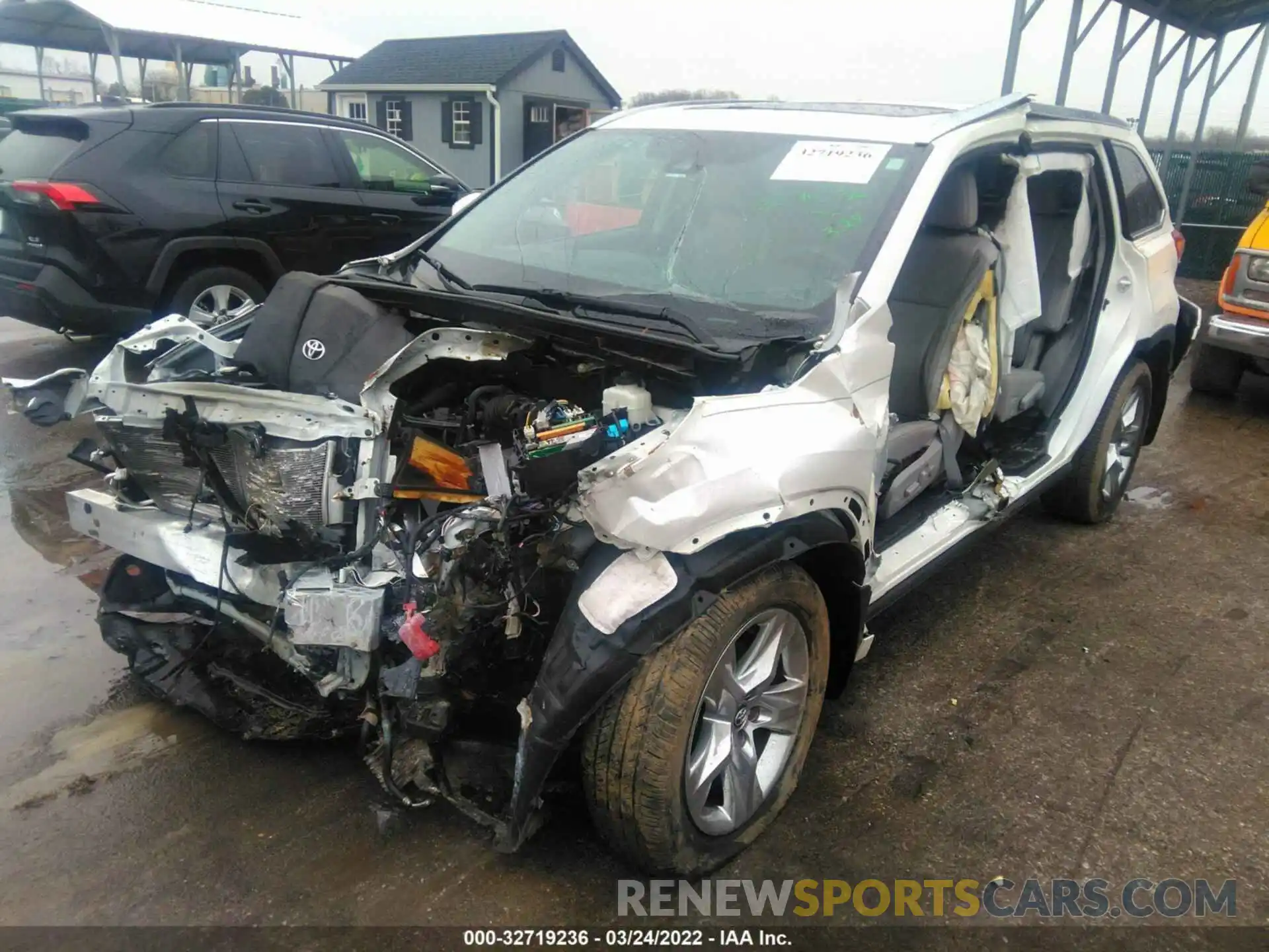 6 Photograph of a damaged car 5TDDZRFH8KS995779 TOYOTA HIGHLANDER 2019