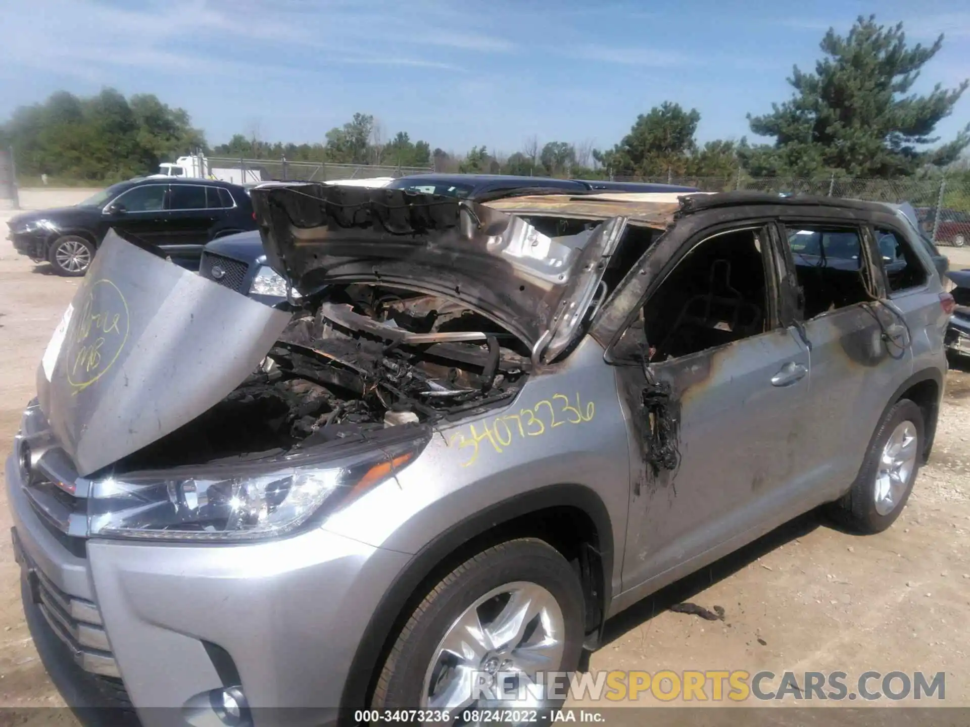 6 Photograph of a damaged car 5TDDZRFH9KS700754 TOYOTA HIGHLANDER 2019