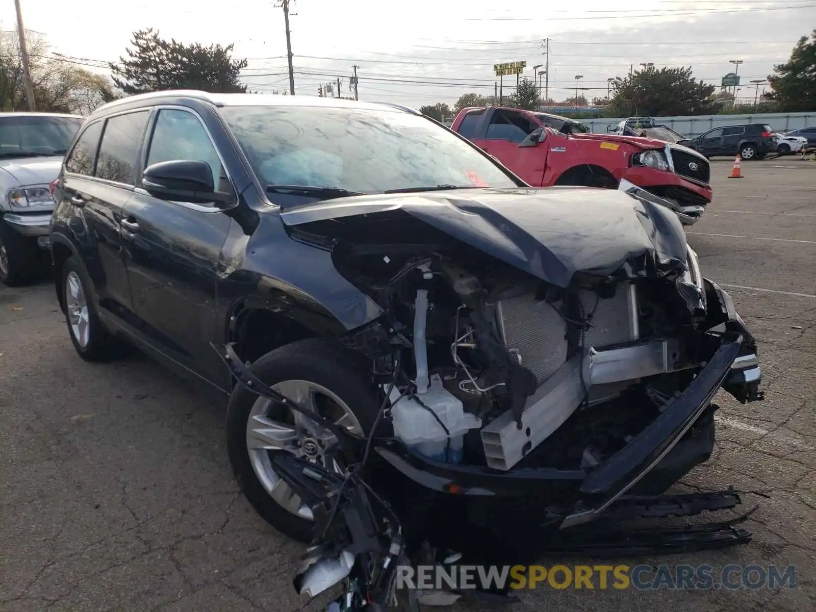 1 Photograph of a damaged car 5TDDZRFH9KS718848 TOYOTA HIGHLANDER 2019