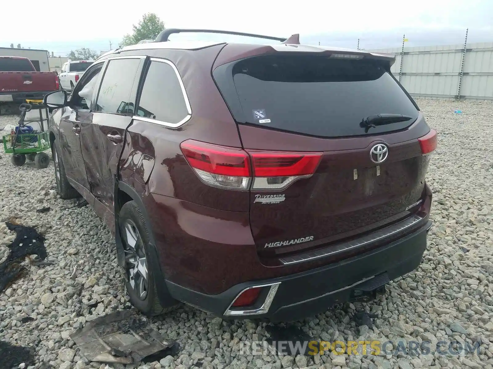 3 Photograph of a damaged car 5TDDZRFH9KS722088 TOYOTA HIGHLANDER 2019