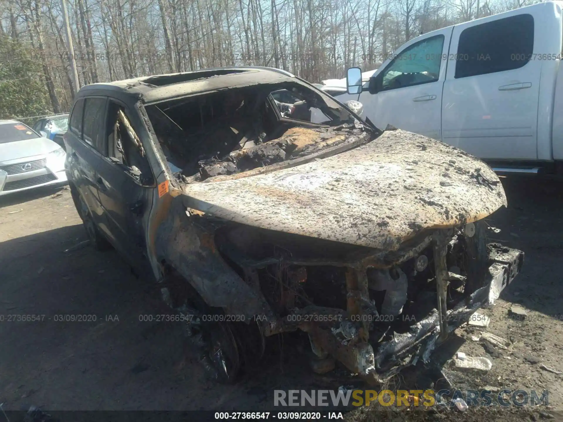 1 Photograph of a damaged car 5TDDZRFH9KS723936 TOYOTA HIGHLANDER 2019