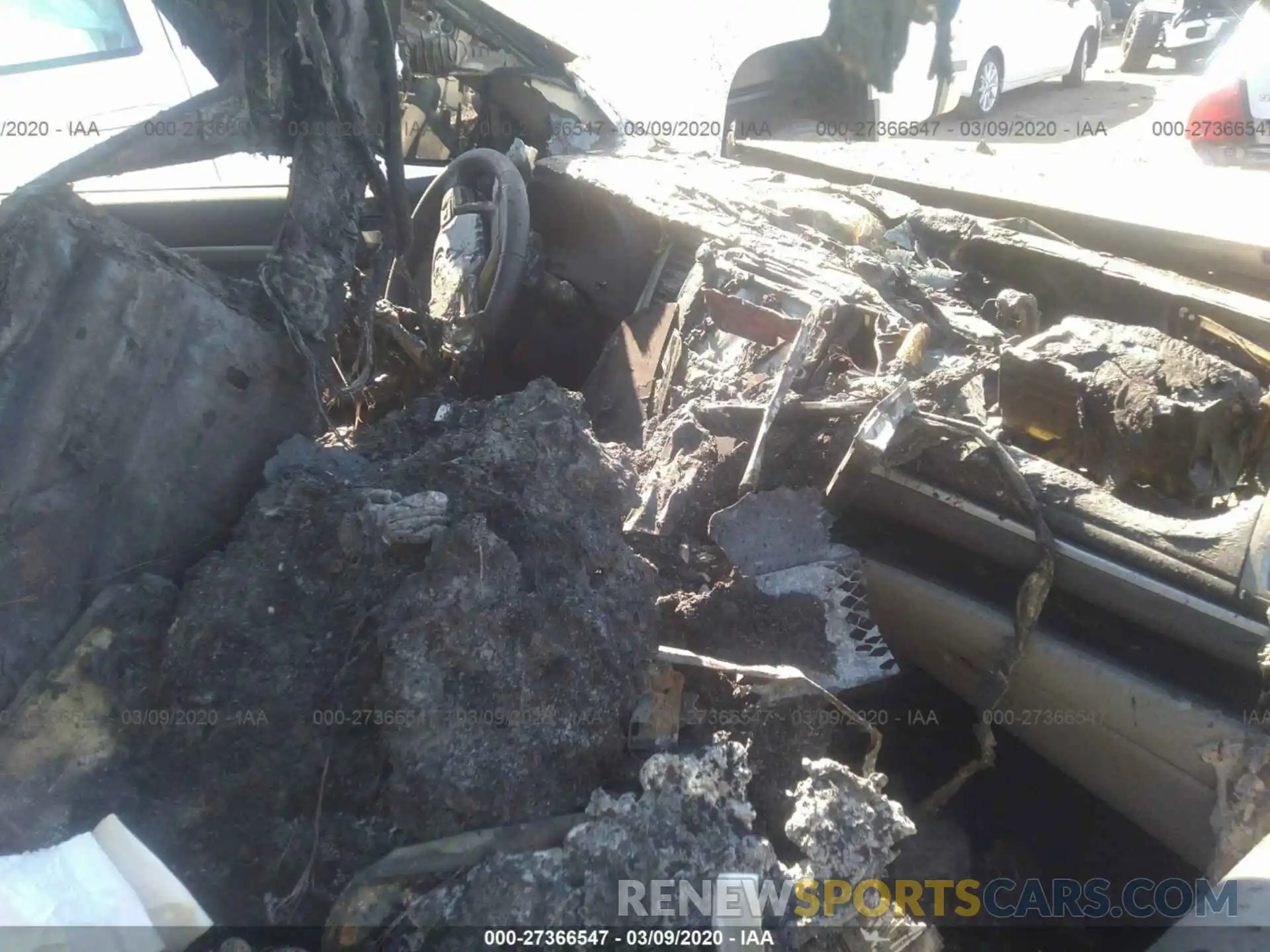 5 Photograph of a damaged car 5TDDZRFH9KS723936 TOYOTA HIGHLANDER 2019