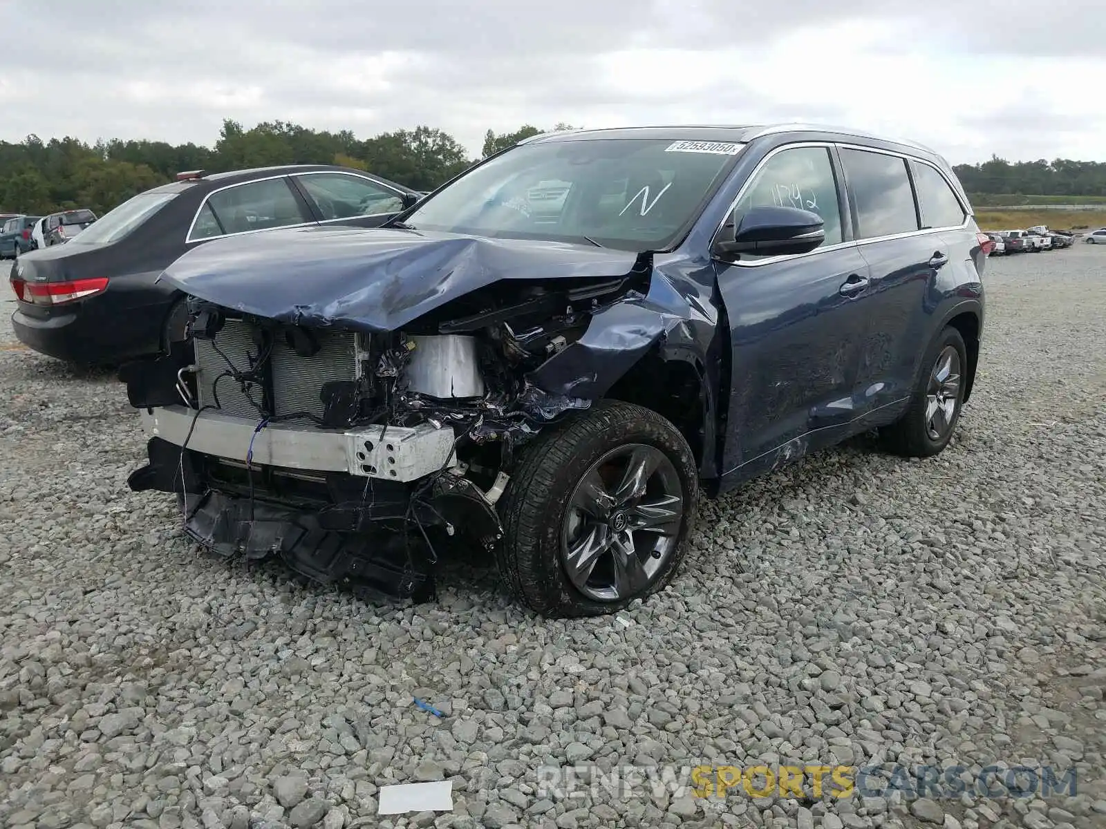 2 Photograph of a damaged car 5TDDZRFH9KS731874 TOYOTA HIGHLANDER 2019