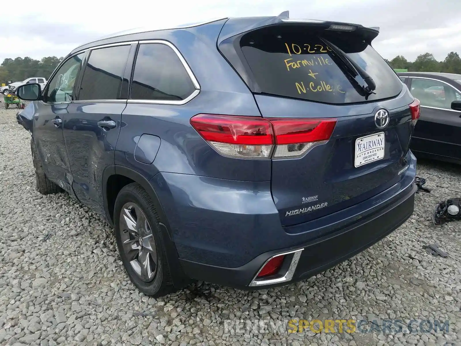 3 Photograph of a damaged car 5TDDZRFH9KS731874 TOYOTA HIGHLANDER 2019