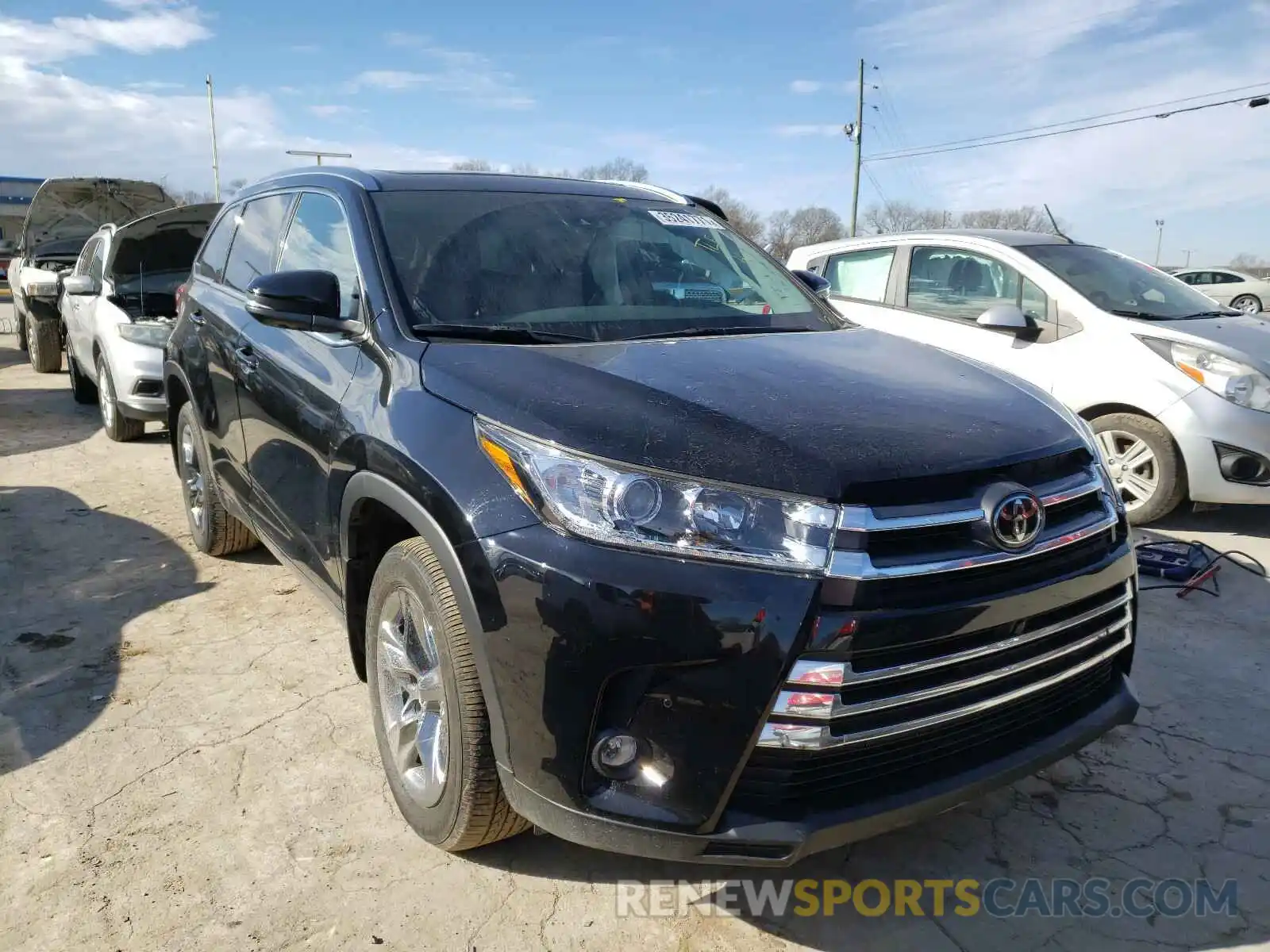 1 Photograph of a damaged car 5TDDZRFH9KS740574 TOYOTA HIGHLANDER 2019