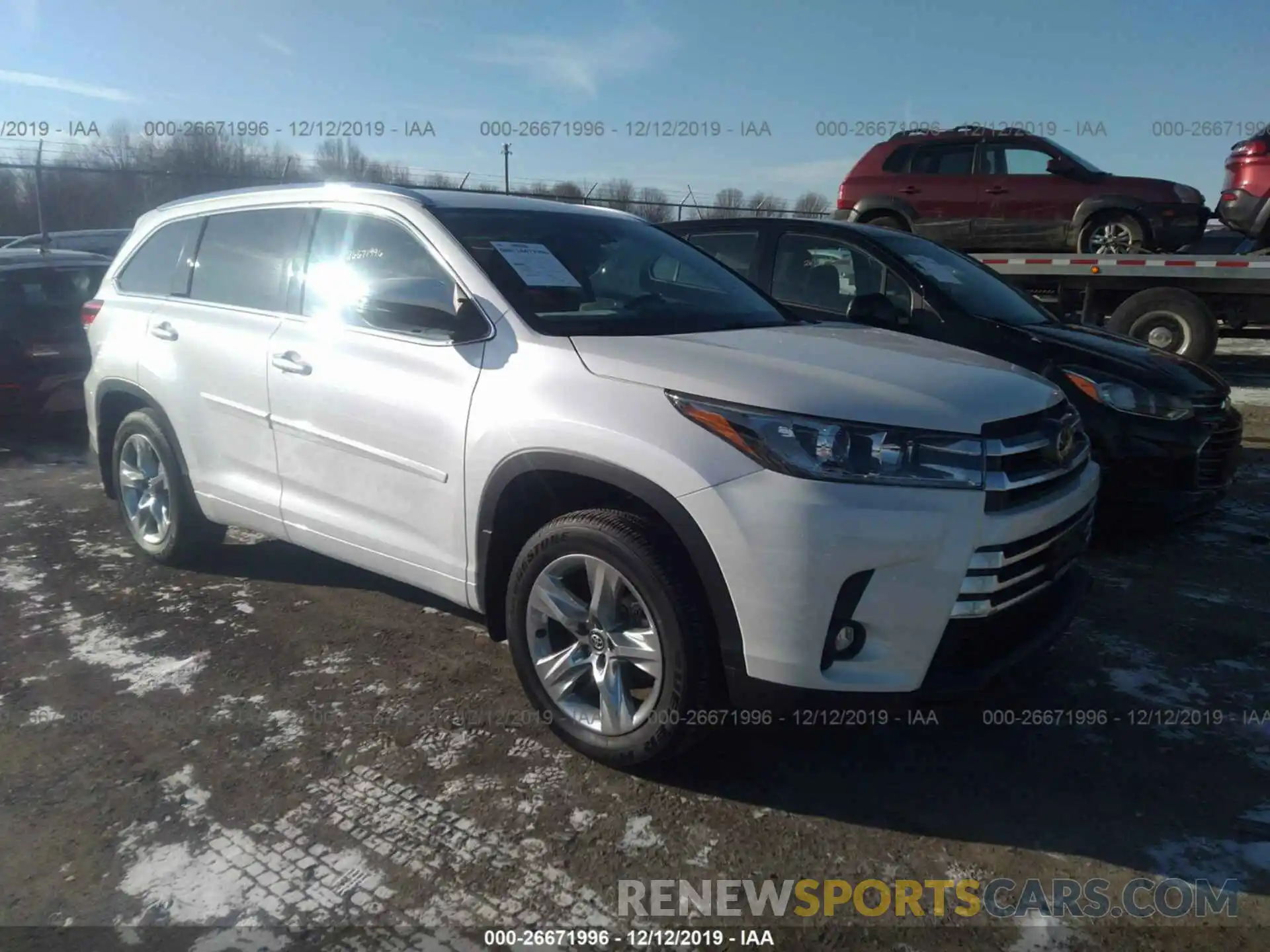 1 Photograph of a damaged car 5TDDZRFH9KS915888 TOYOTA HIGHLANDER 2019