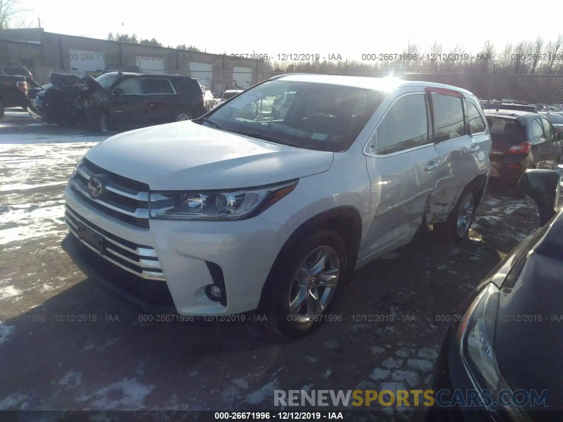 2 Photograph of a damaged car 5TDDZRFH9KS915888 TOYOTA HIGHLANDER 2019