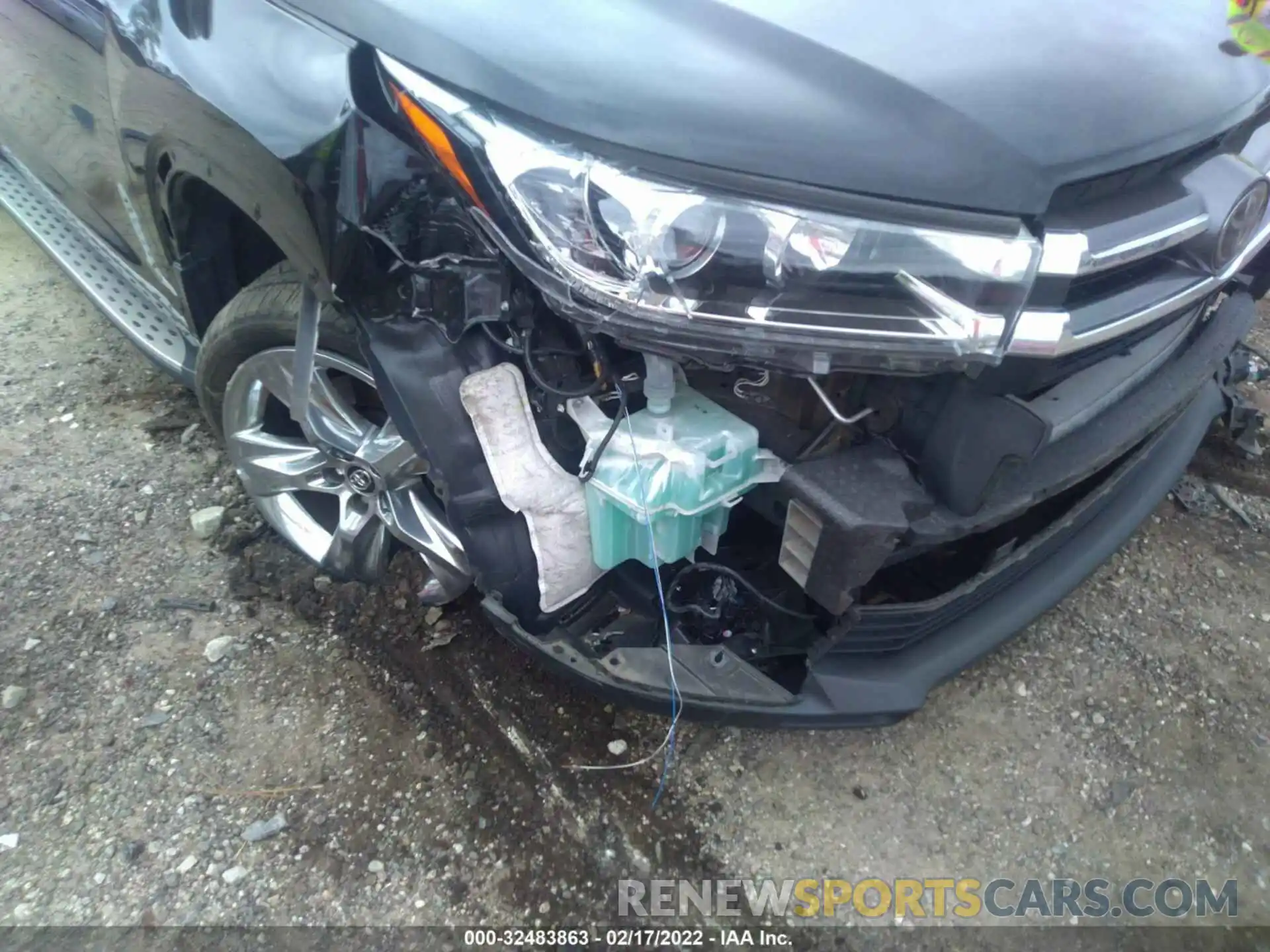 6 Photograph of a damaged car 5TDDZRFH9KS920752 TOYOTA HIGHLANDER 2019