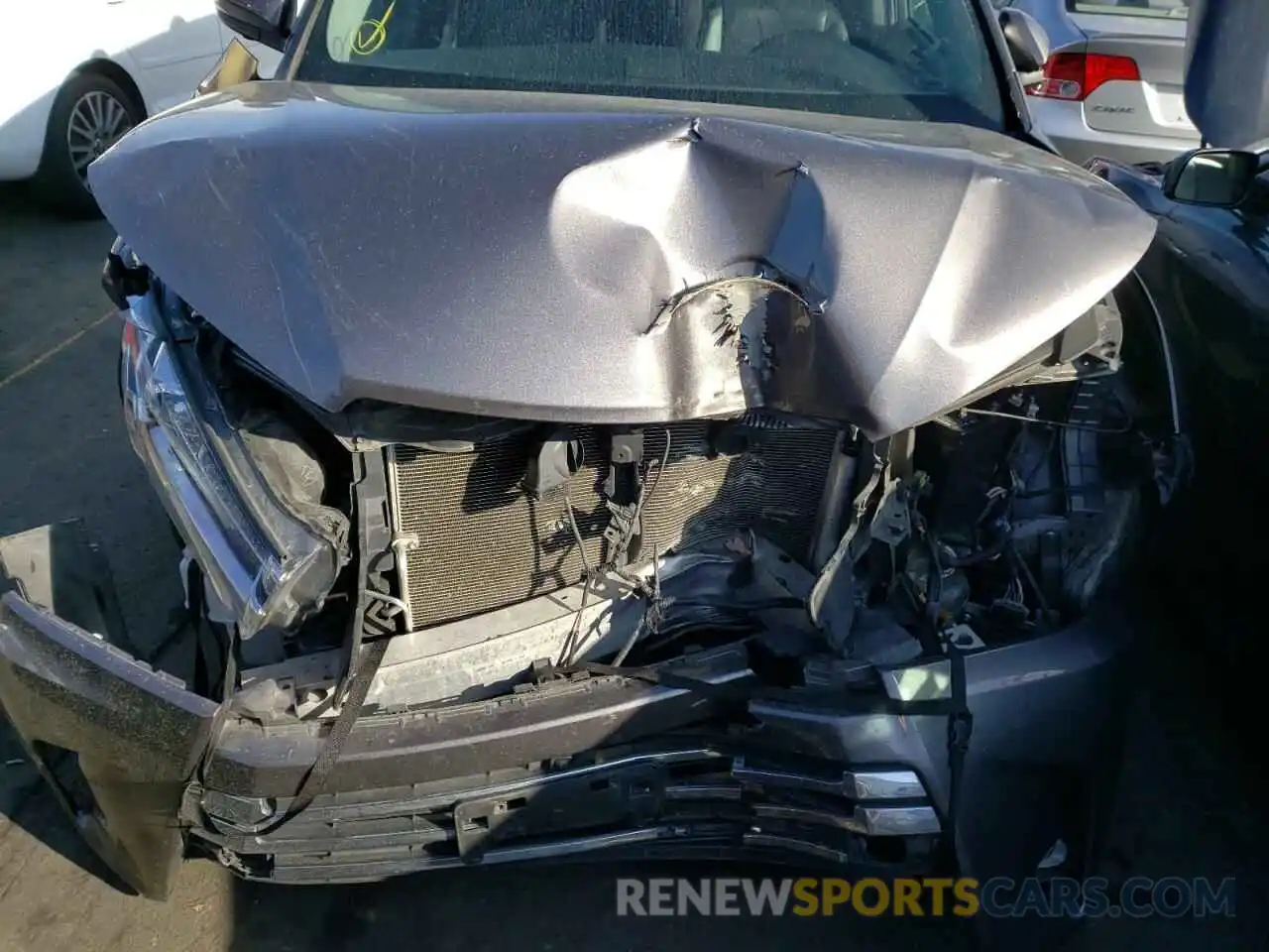 9 Photograph of a damaged car 5TDDZRFH9KS929953 TOYOTA HIGHLANDER 2019