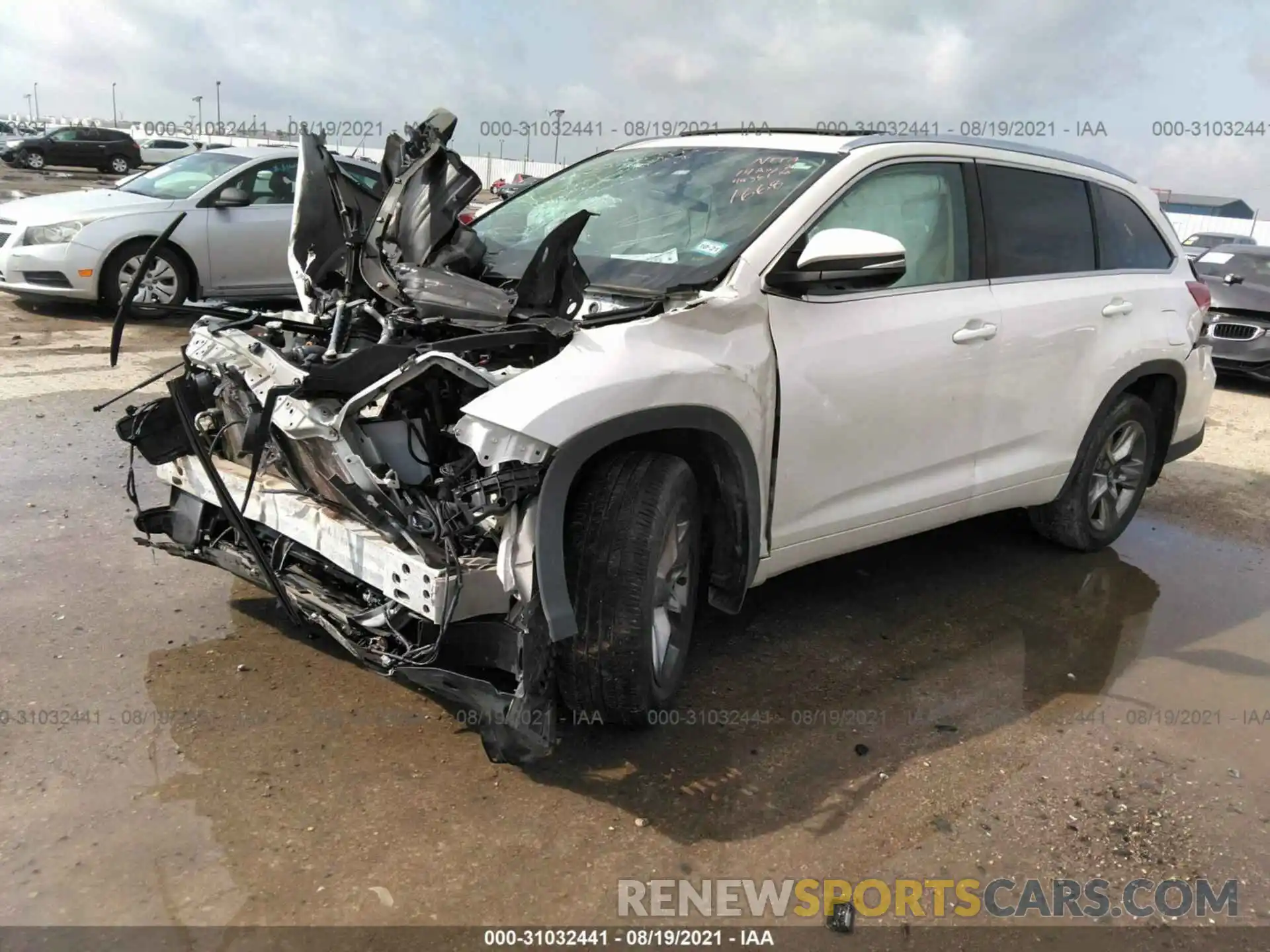 2 Photograph of a damaged car 5TDDZRFH9KS931668 TOYOTA HIGHLANDER 2019