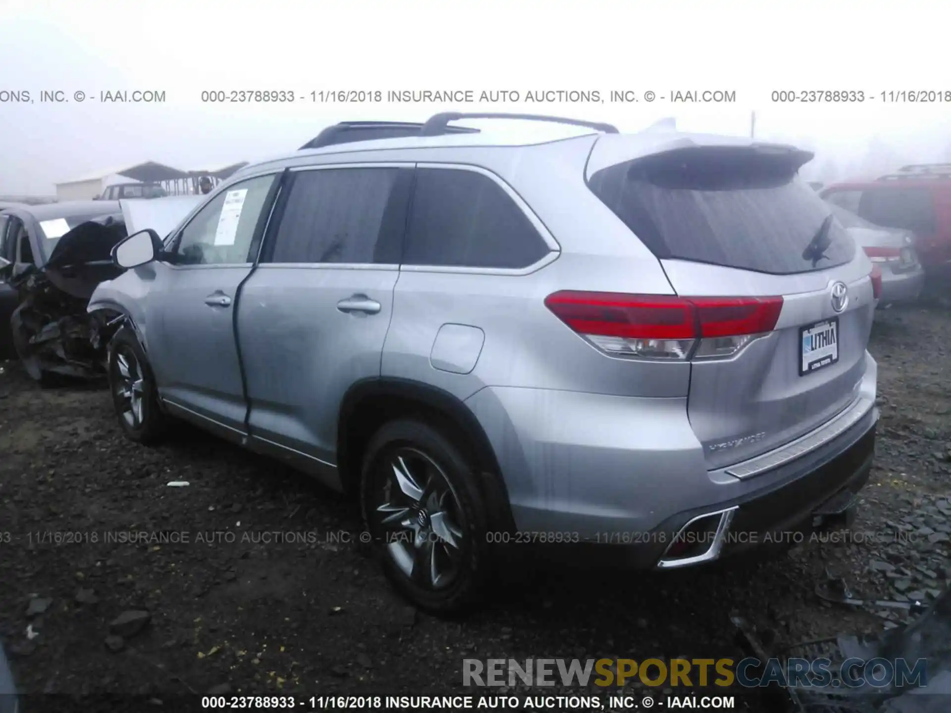 3 Photograph of a damaged car 5TDDZRFH9KS931895 TOYOTA HIGHLANDER 2019