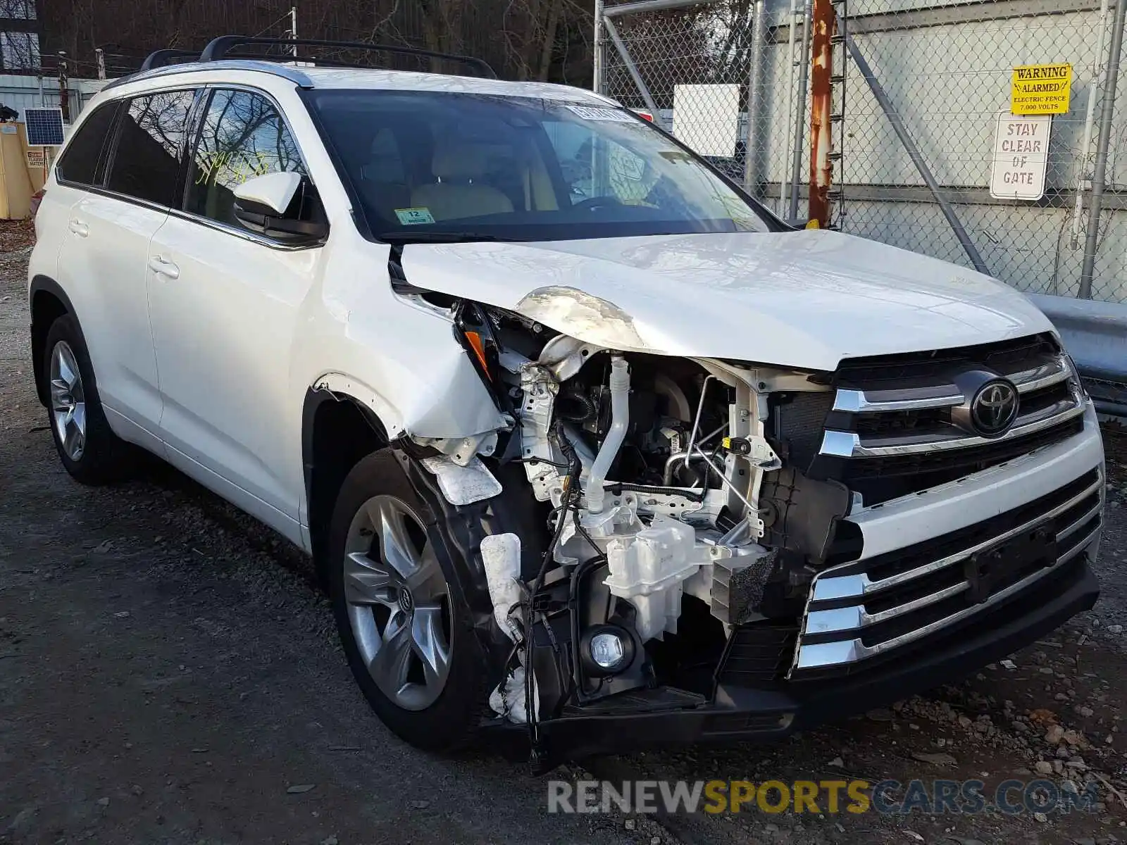 1 Photograph of a damaged car 5TDDZRFH9KS937292 TOYOTA HIGHLANDER 2019