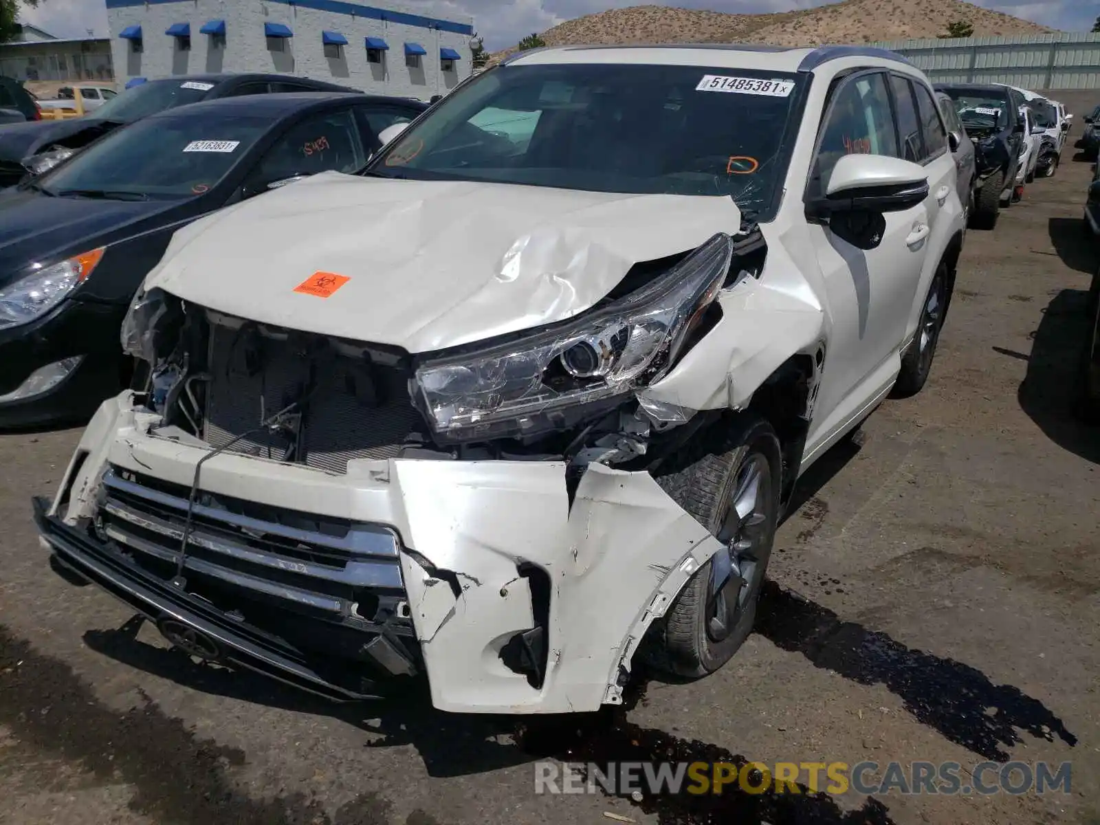 2 Photograph of a damaged car 5TDDZRFH9KS946784 TOYOTA HIGHLANDER 2019