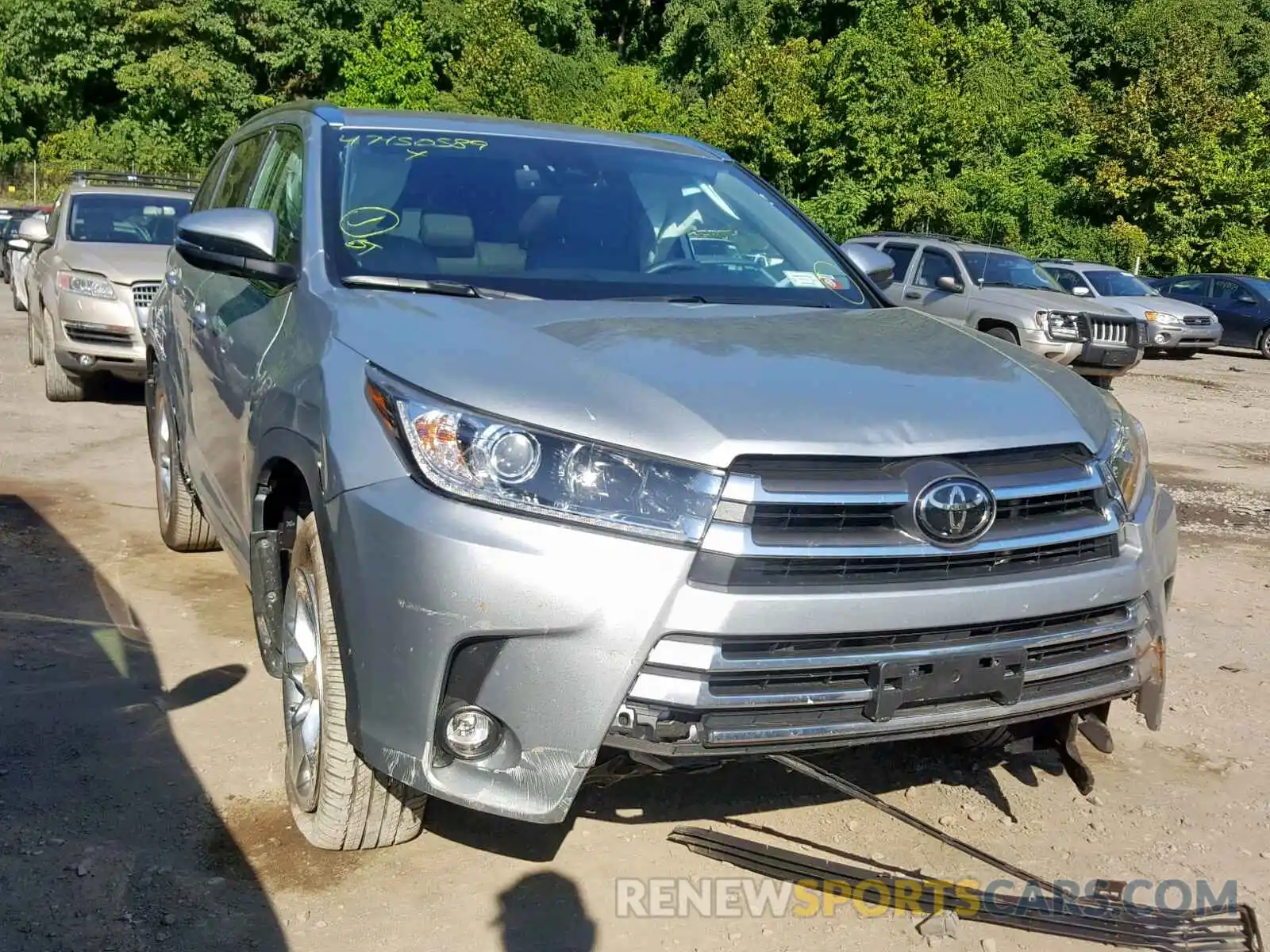 1 Photograph of a damaged car 5TDDZRFH9KS947501 TOYOTA HIGHLANDER 2019