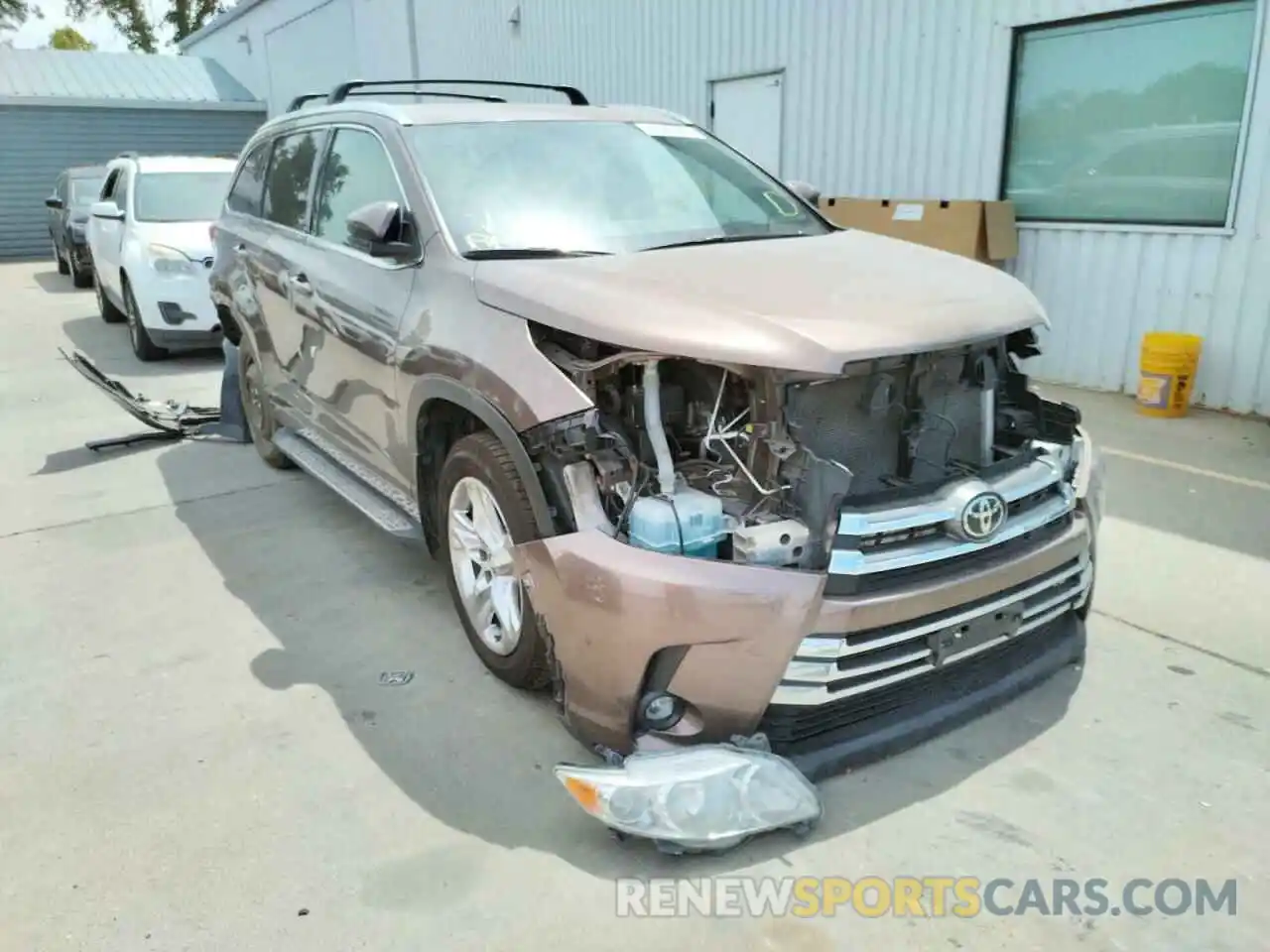 1 Photograph of a damaged car 5TDDZRFH9KS978408 TOYOTA HIGHLANDER 2019