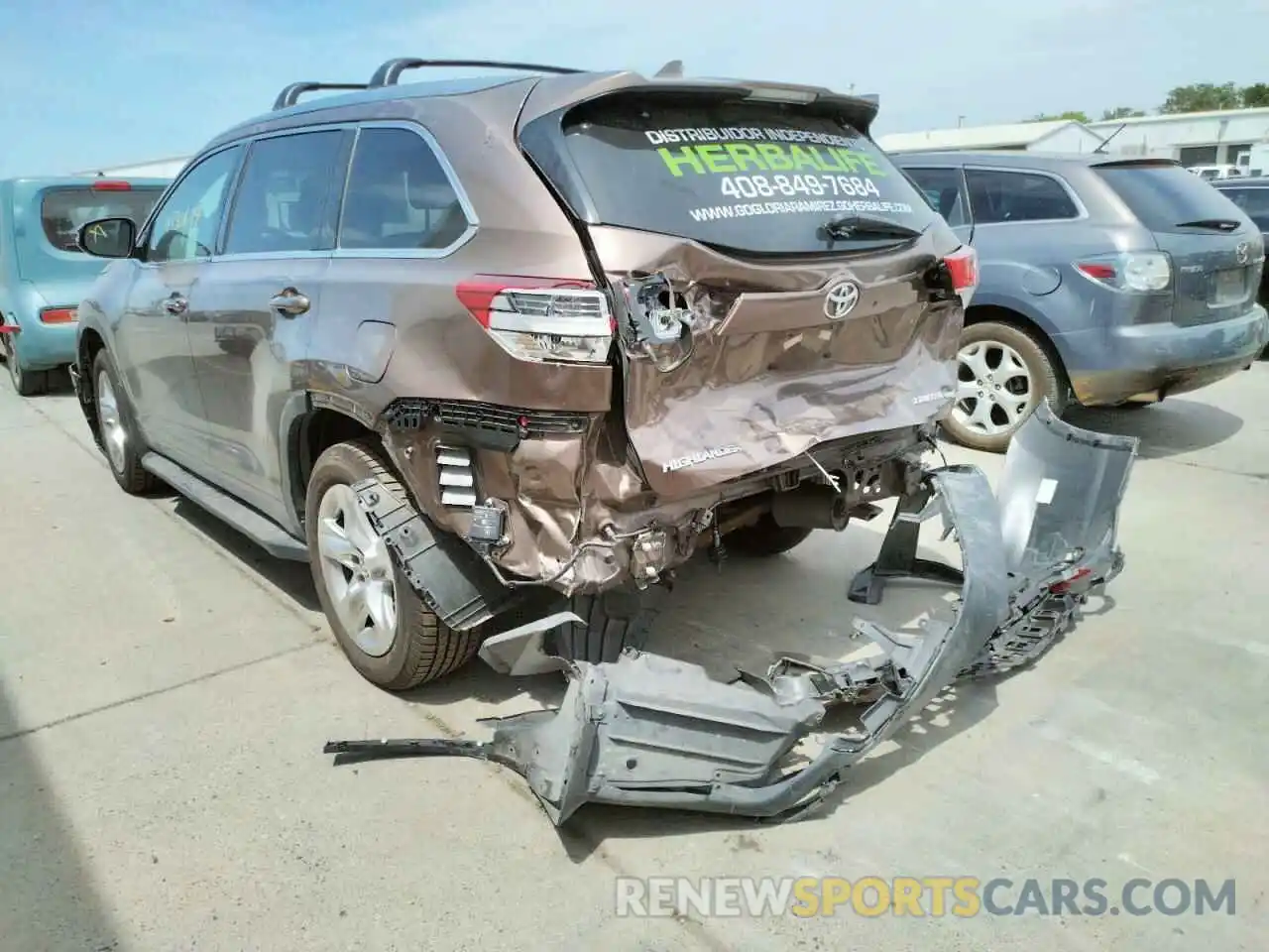 3 Photograph of a damaged car 5TDDZRFH9KS978408 TOYOTA HIGHLANDER 2019