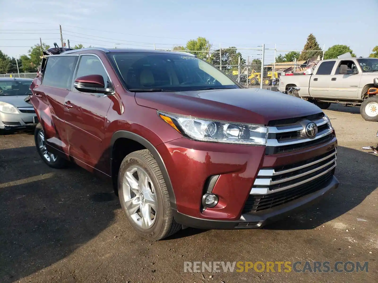 1 Photograph of a damaged car 5TDDZRFH9KS986413 TOYOTA HIGHLANDER 2019