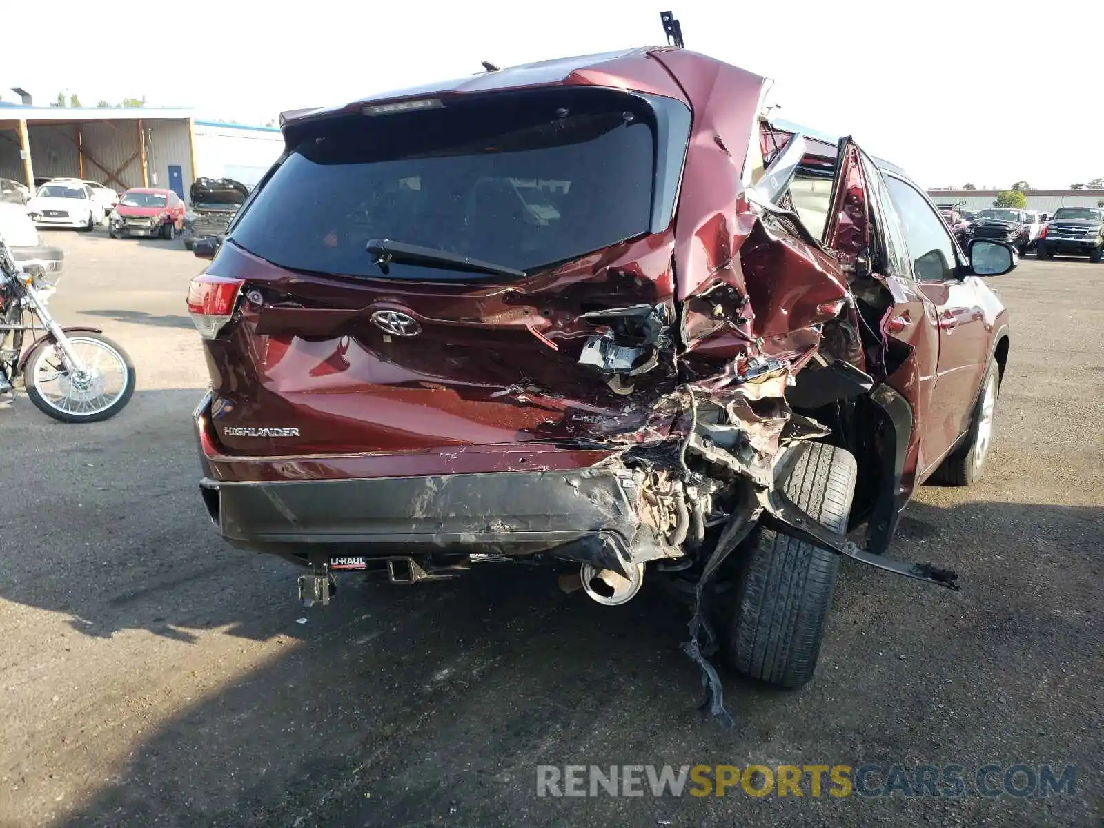 9 Photograph of a damaged car 5TDDZRFH9KS986413 TOYOTA HIGHLANDER 2019