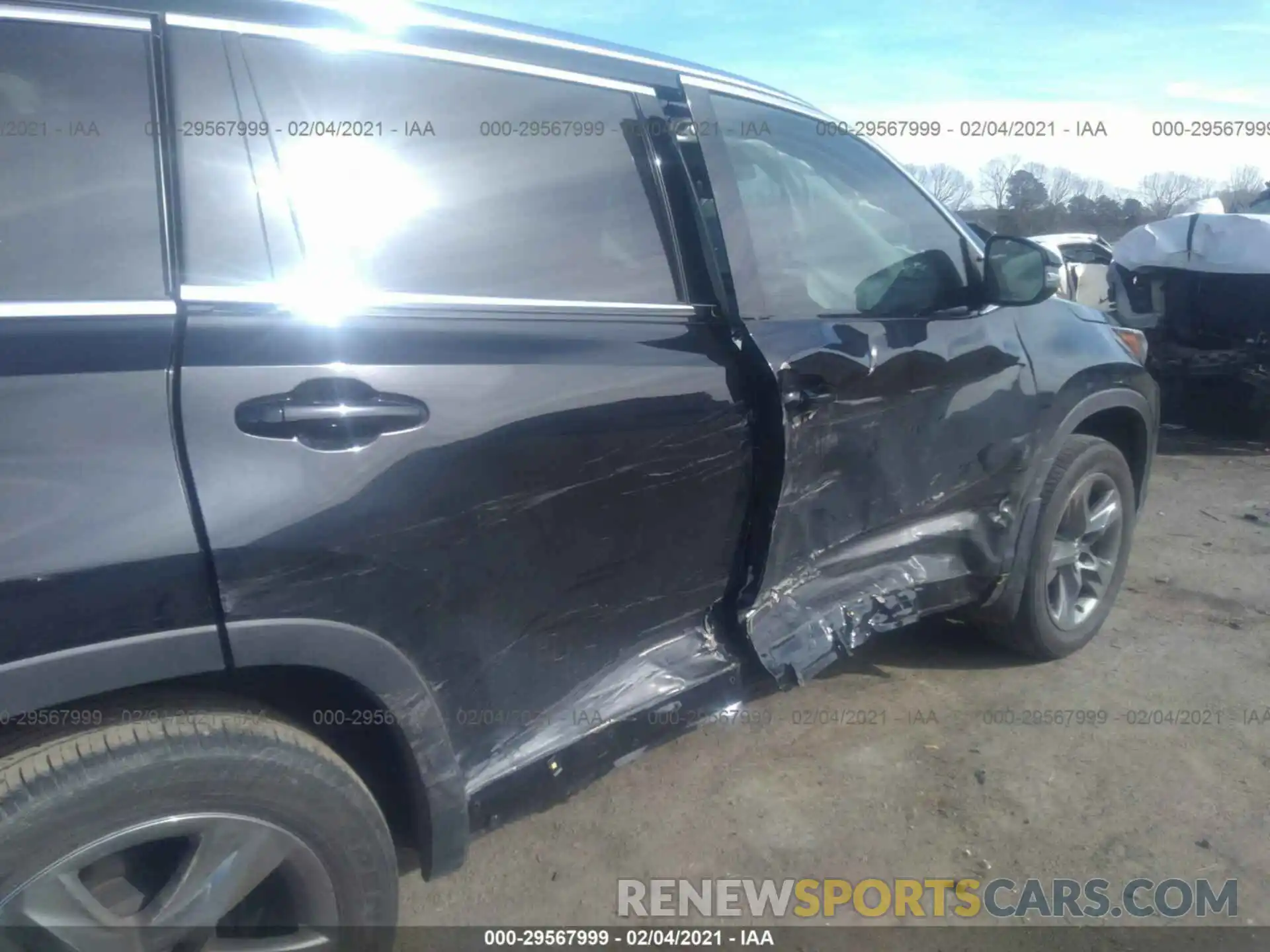 6 Photograph of a damaged car 5TDDZRFH9KS990185 TOYOTA HIGHLANDER 2019