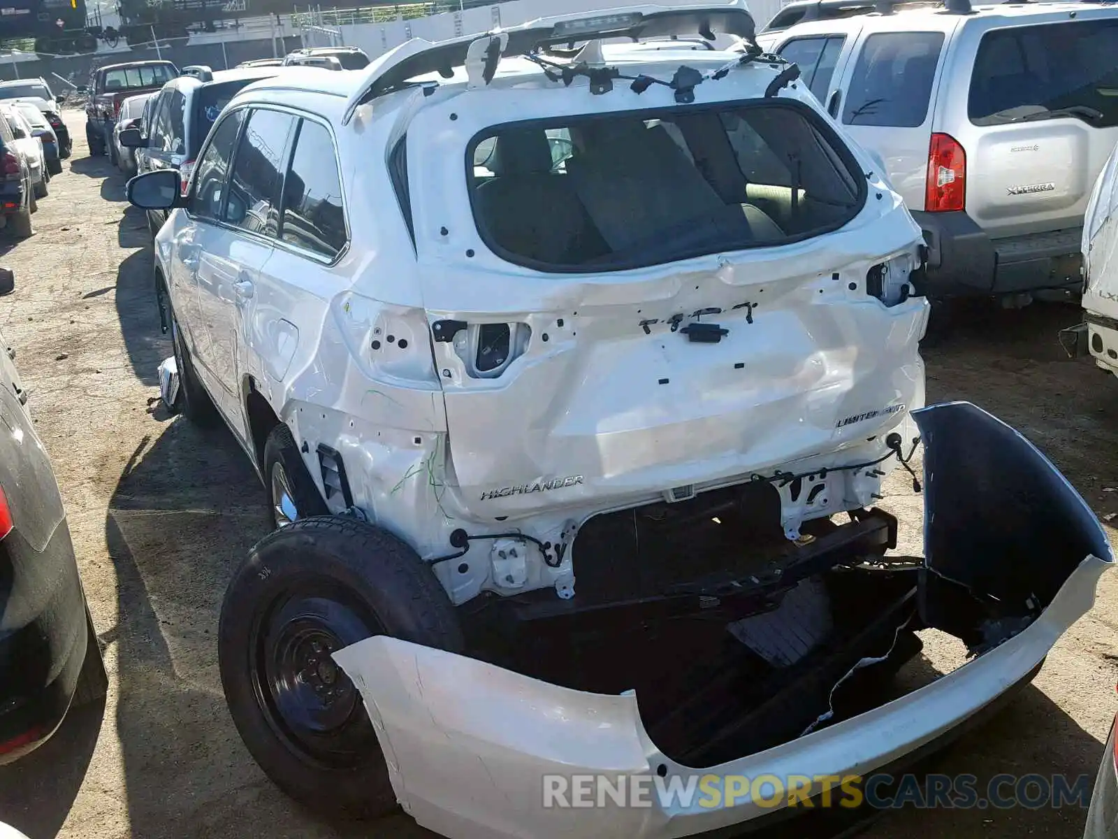 3 Photograph of a damaged car 5TDDZRFH9KS999162 TOYOTA HIGHLANDER 2019