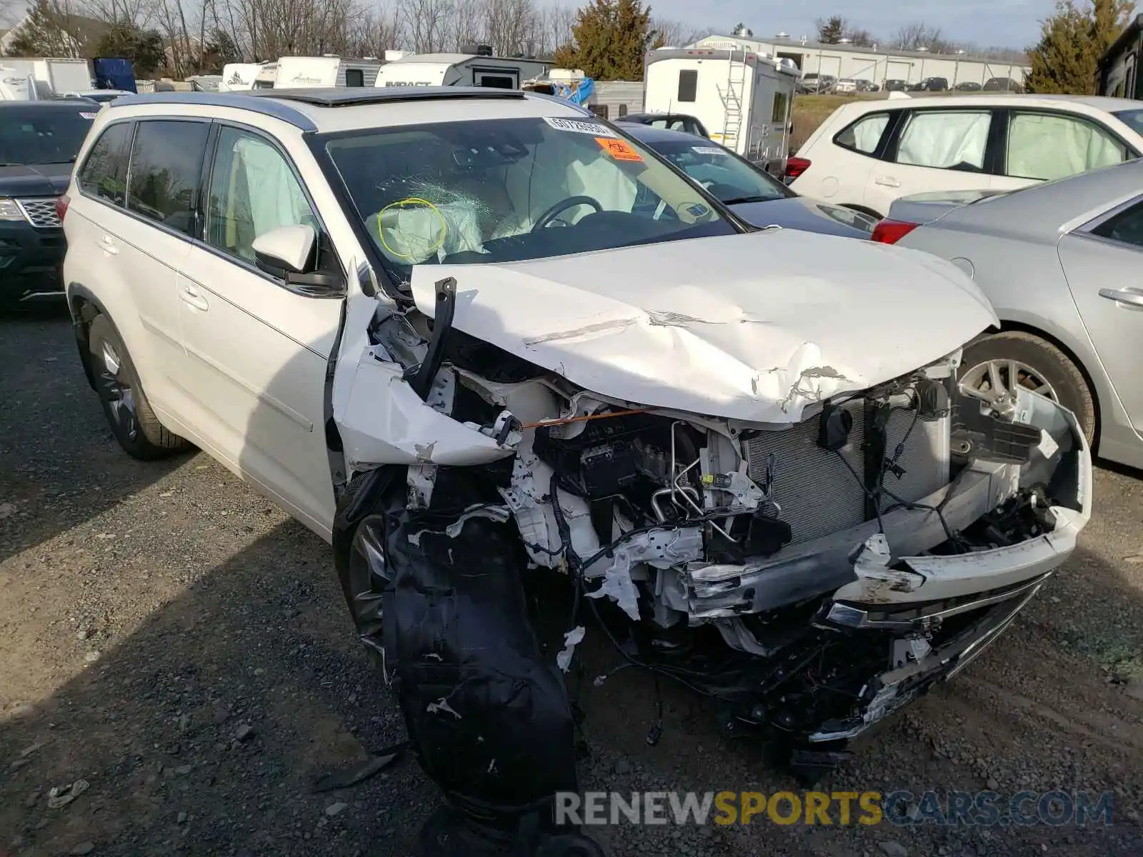 1 Photograph of a damaged car 5TDDZRFHXKS700472 TOYOTA HIGHLANDER 2019