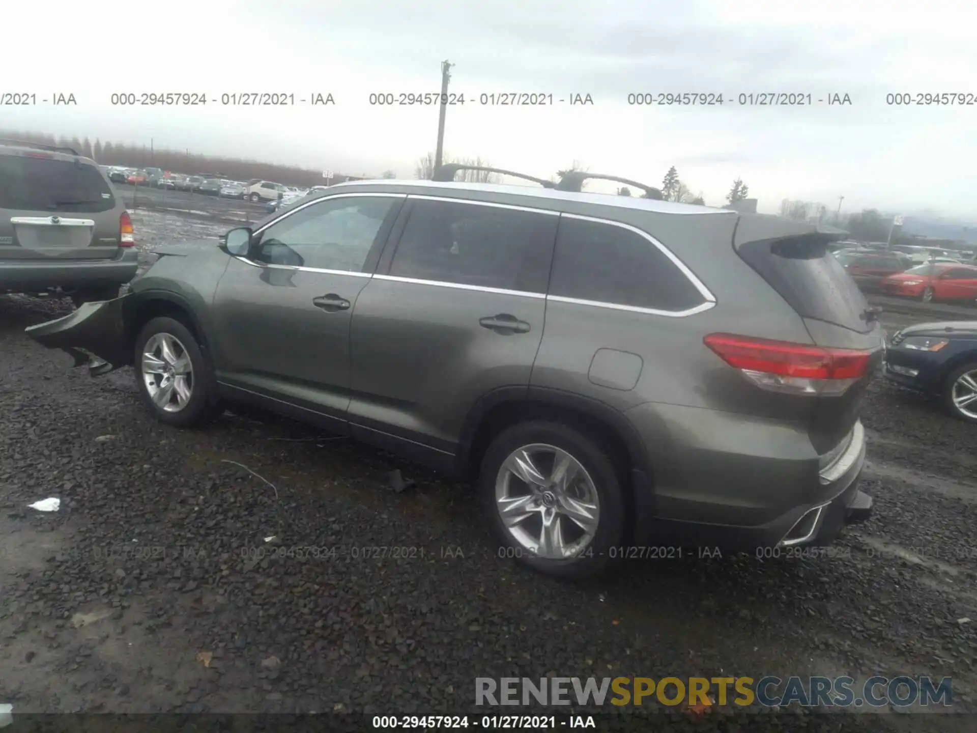 3 Photograph of a damaged car 5TDDZRFHXKS710287 TOYOTA HIGHLANDER 2019