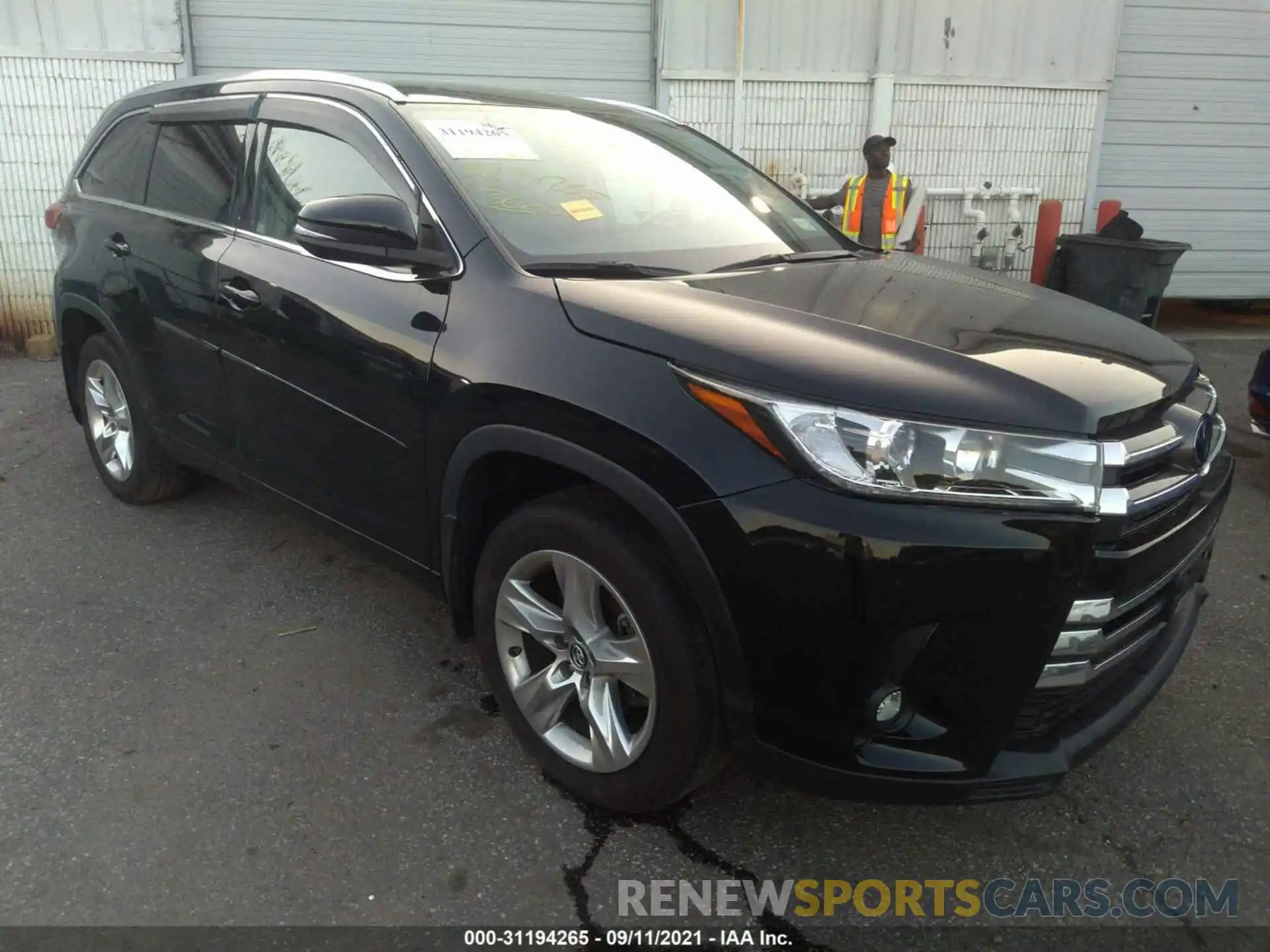 1 Photograph of a damaged car 5TDDZRFHXKS722925 TOYOTA HIGHLANDER 2019