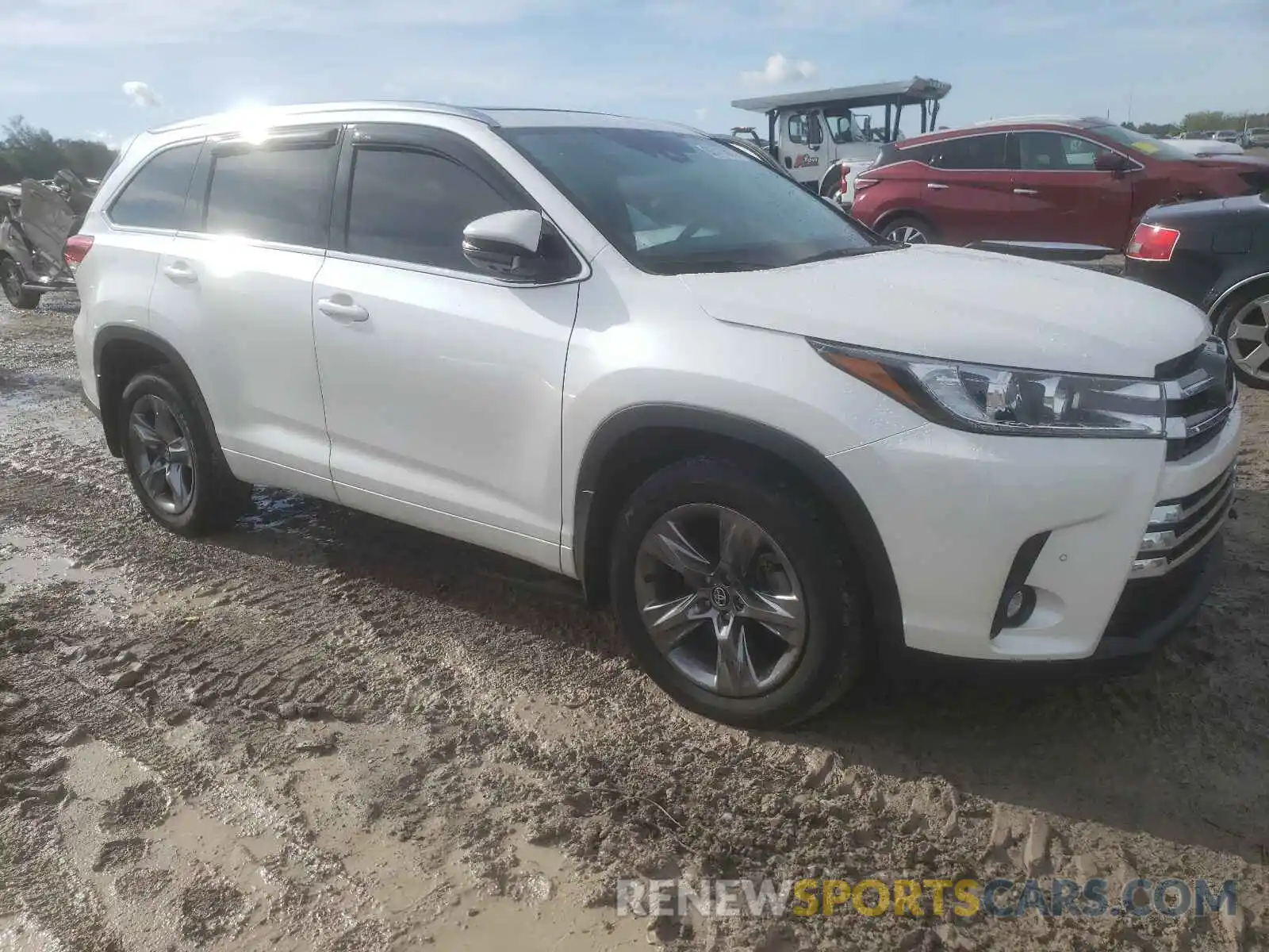 1 Photograph of a damaged car 5TDDZRFHXKS726621 TOYOTA HIGHLANDER 2019