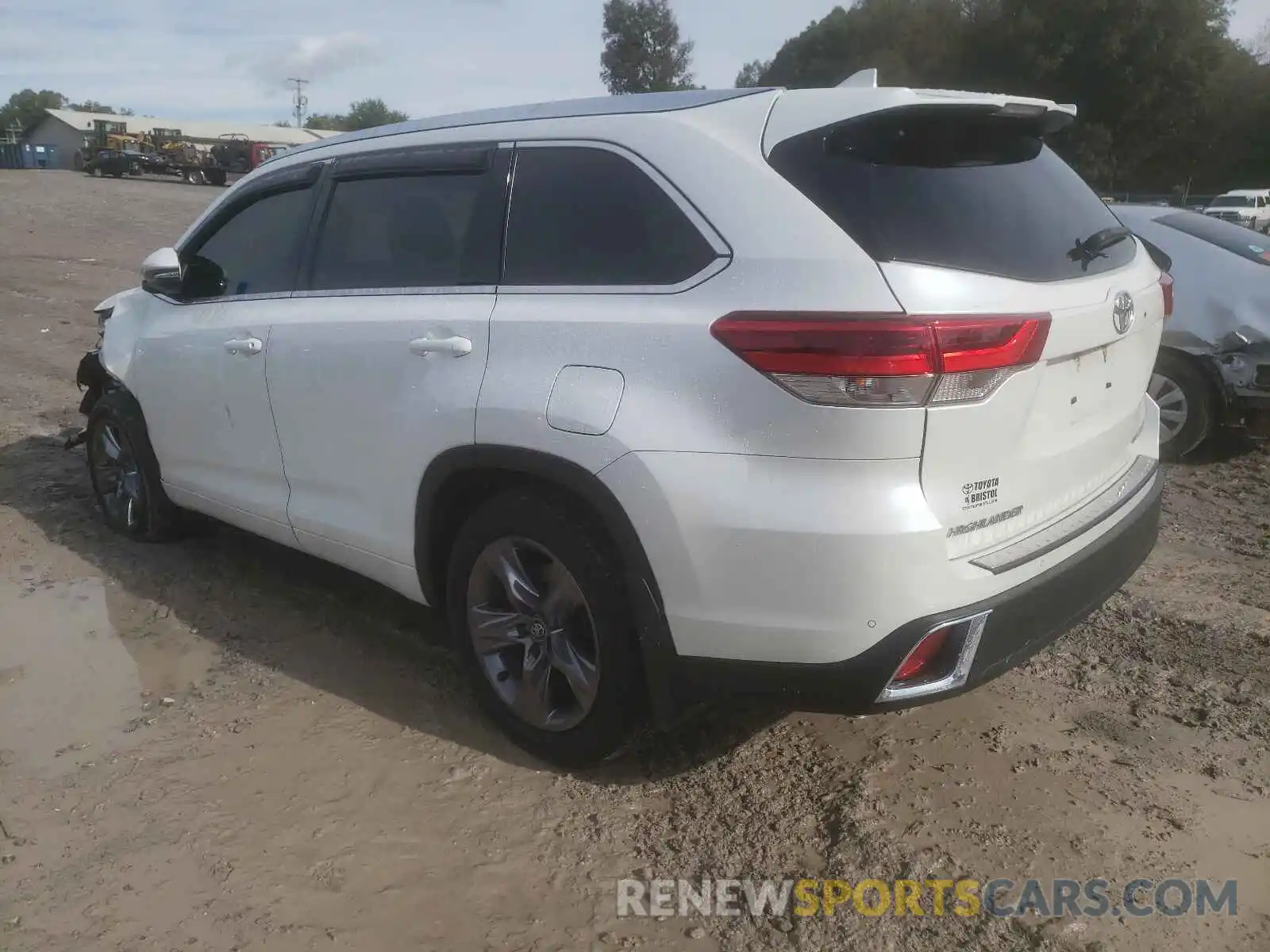 3 Photograph of a damaged car 5TDDZRFHXKS726621 TOYOTA HIGHLANDER 2019