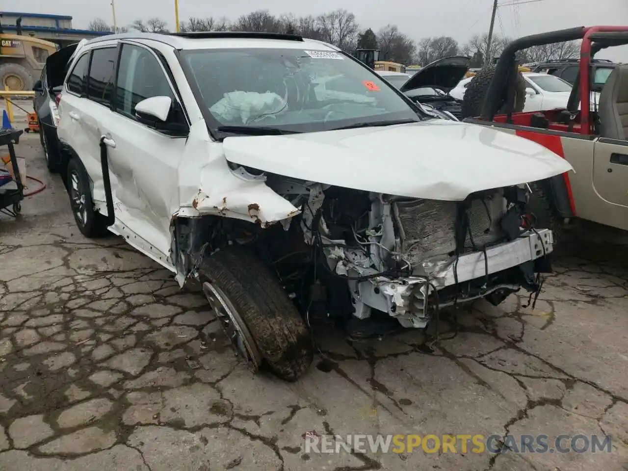 1 Photograph of a damaged car 5TDDZRFHXKS727056 TOYOTA HIGHLANDER 2019