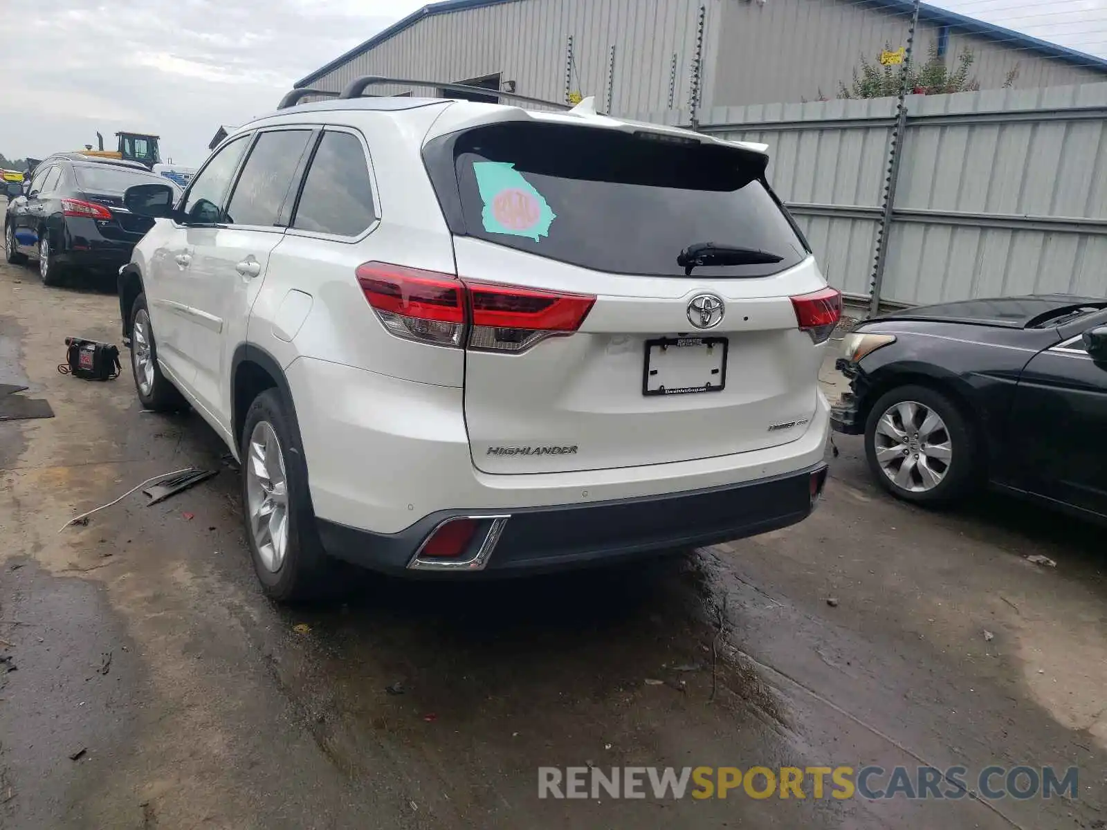 3 Photograph of a damaged car 5TDDZRFHXKS732189 TOYOTA HIGHLANDER 2019