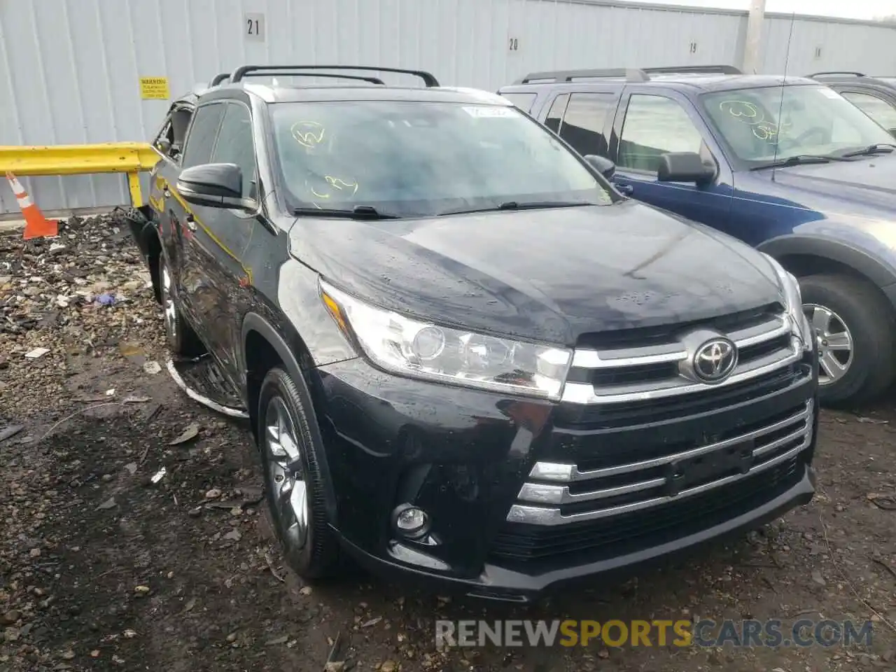 1 Photograph of a damaged car 5TDDZRFHXKS736842 TOYOTA HIGHLANDER 2019