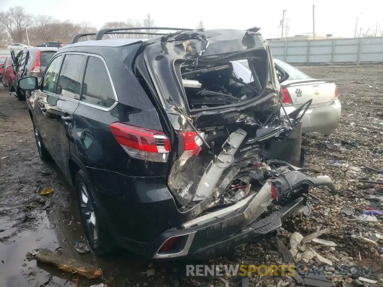 3 Photograph of a damaged car 5TDDZRFHXKS736842 TOYOTA HIGHLANDER 2019