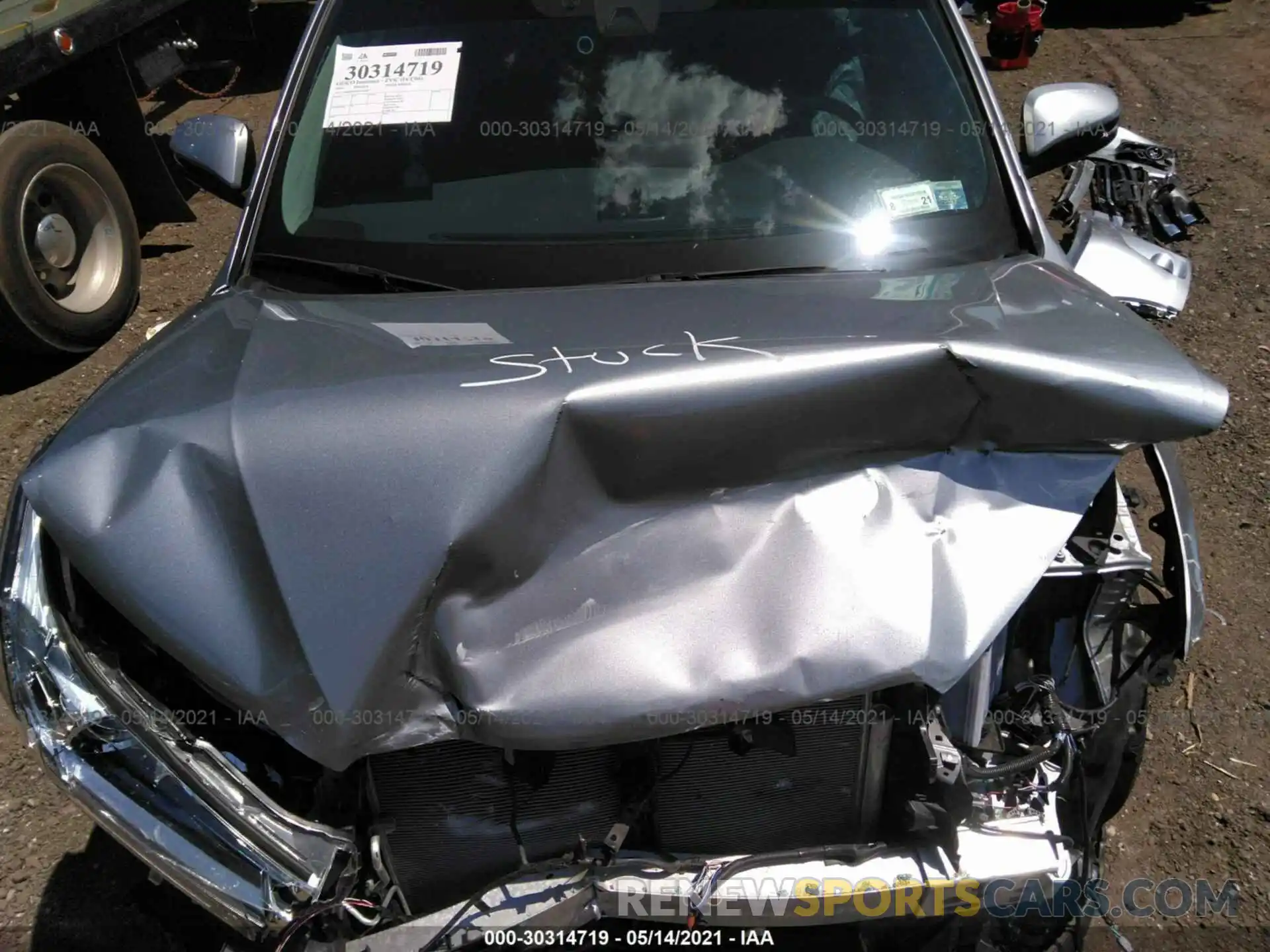 10 Photograph of a damaged car 5TDDZRFHXKS740387 TOYOTA HIGHLANDER 2019