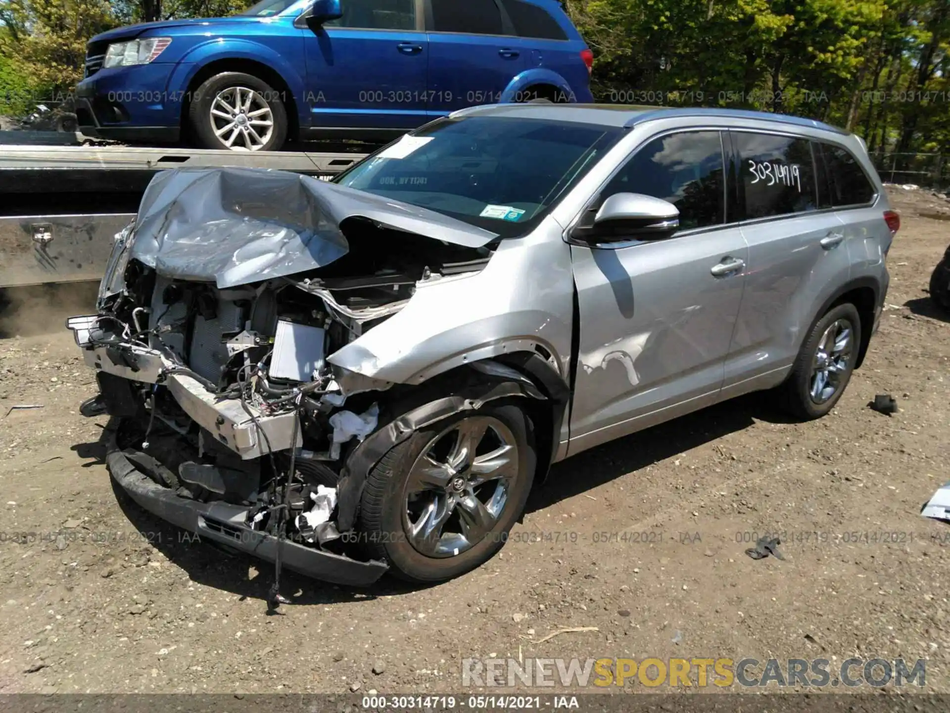 2 Photograph of a damaged car 5TDDZRFHXKS740387 TOYOTA HIGHLANDER 2019