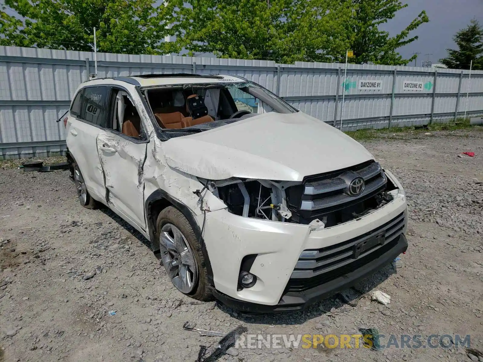 1 Photograph of a damaged car 5TDDZRFHXKS743063 TOYOTA HIGHLANDER 2019