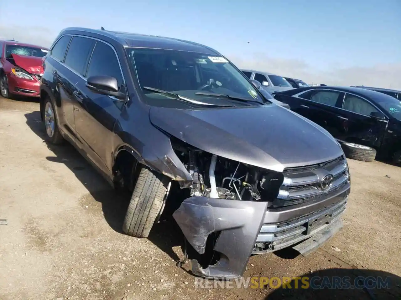 1 Photograph of a damaged car 5TDDZRFHXKS747758 TOYOTA HIGHLANDER 2019