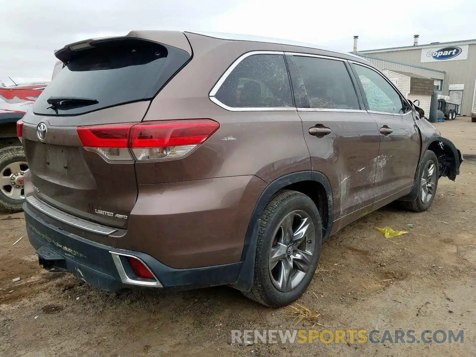 4 Photograph of a damaged car 5TDDZRFHXKS915611 TOYOTA HIGHLANDER 2019