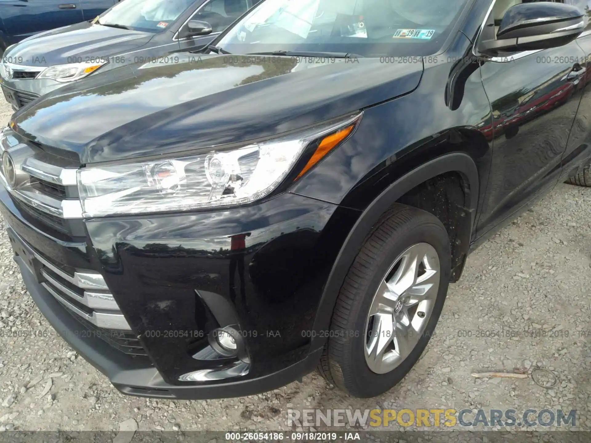 2 Photograph of a damaged car 5TDDZRFHXKS920047 TOYOTA HIGHLANDER 2019