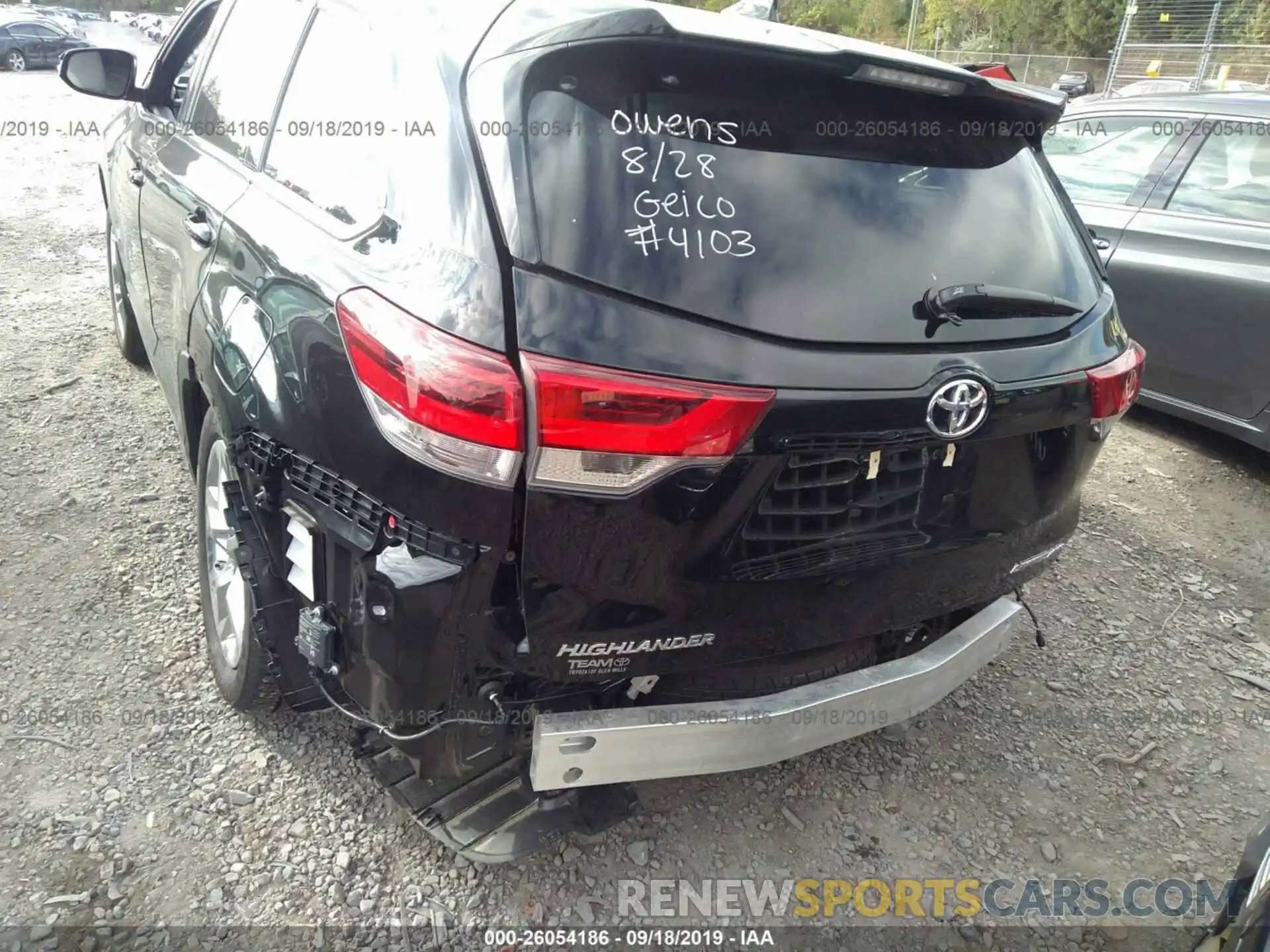 3 Photograph of a damaged car 5TDDZRFHXKS920047 TOYOTA HIGHLANDER 2019