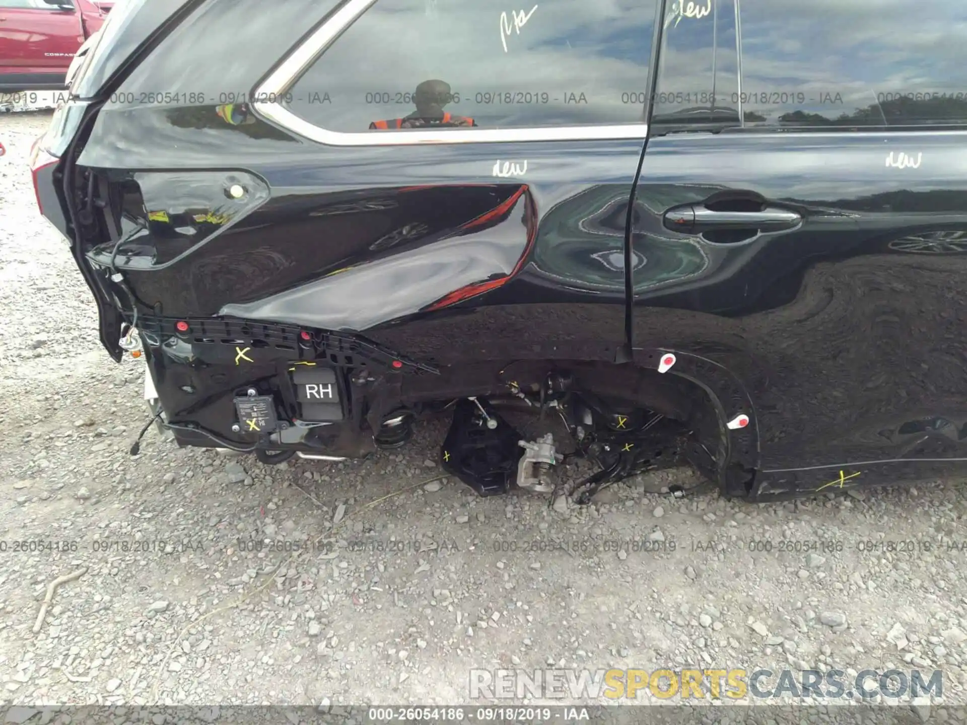 6 Photograph of a damaged car 5TDDZRFHXKS920047 TOYOTA HIGHLANDER 2019