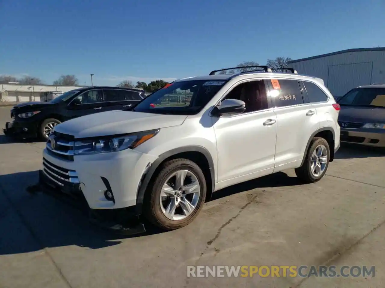 2 Photograph of a damaged car 5TDDZRFHXKS920212 TOYOTA HIGHLANDER 2019