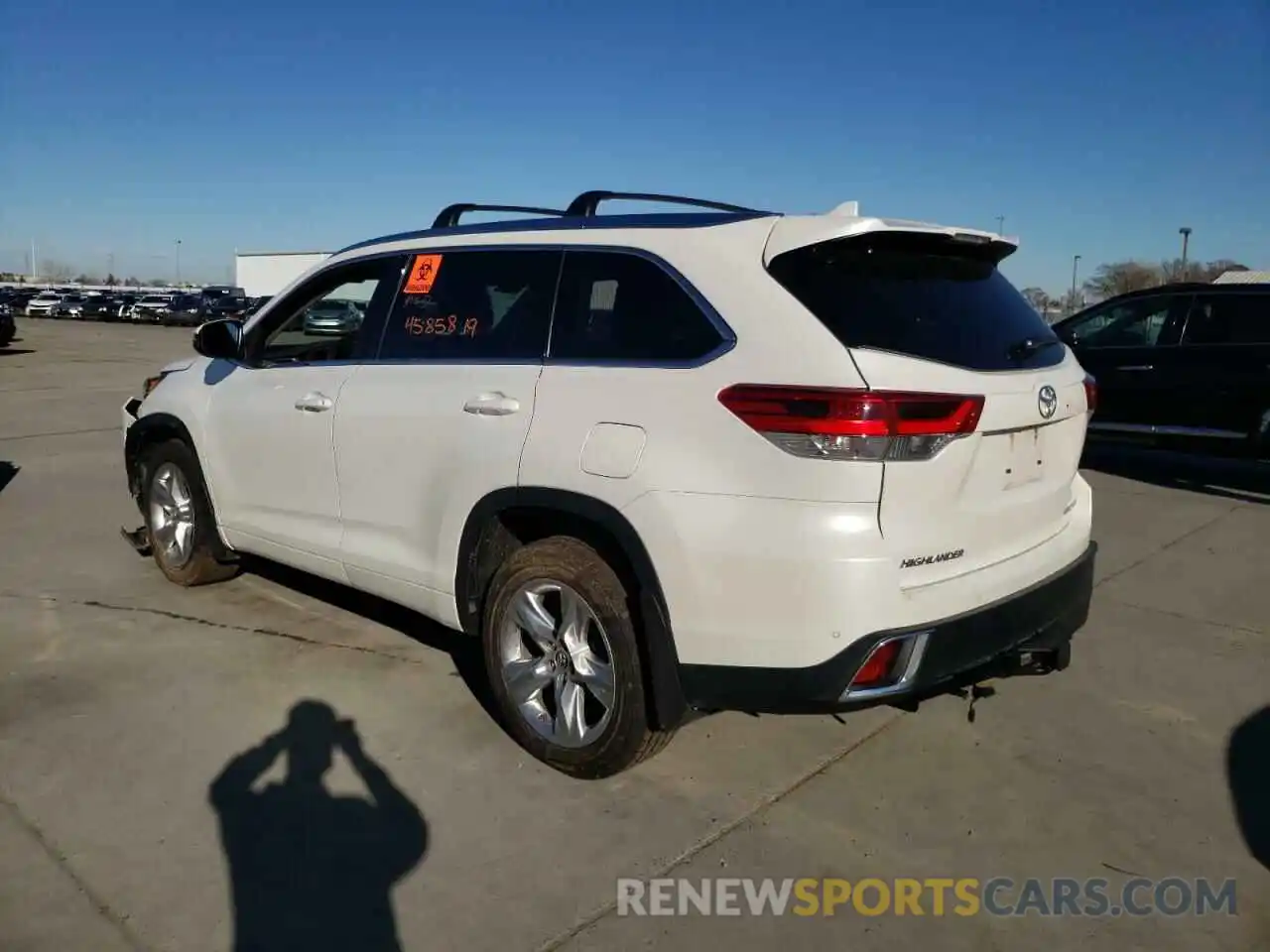 3 Photograph of a damaged car 5TDDZRFHXKS920212 TOYOTA HIGHLANDER 2019