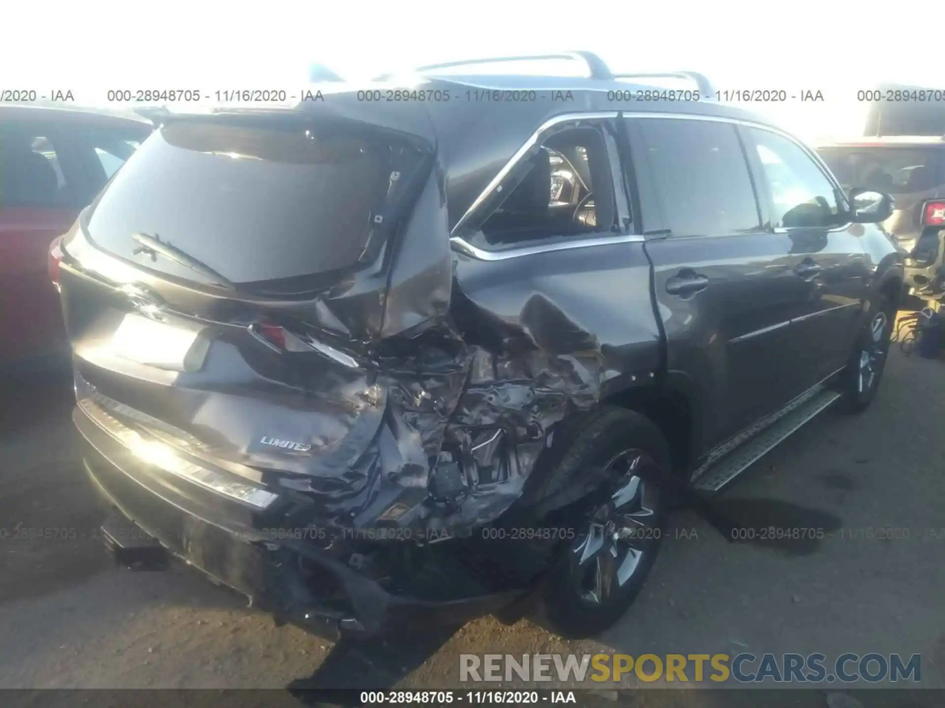 4 Photograph of a damaged car 5TDDZRFHXKS928620 TOYOTA HIGHLANDER 2019