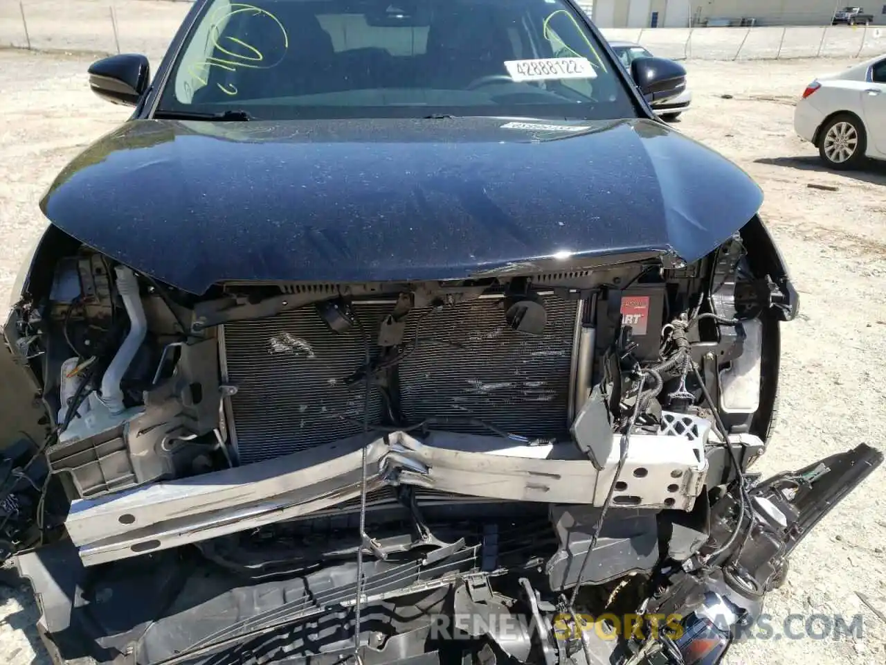 7 Photograph of a damaged car 5TDDZRFHXKS935485 TOYOTA HIGHLANDER 2019